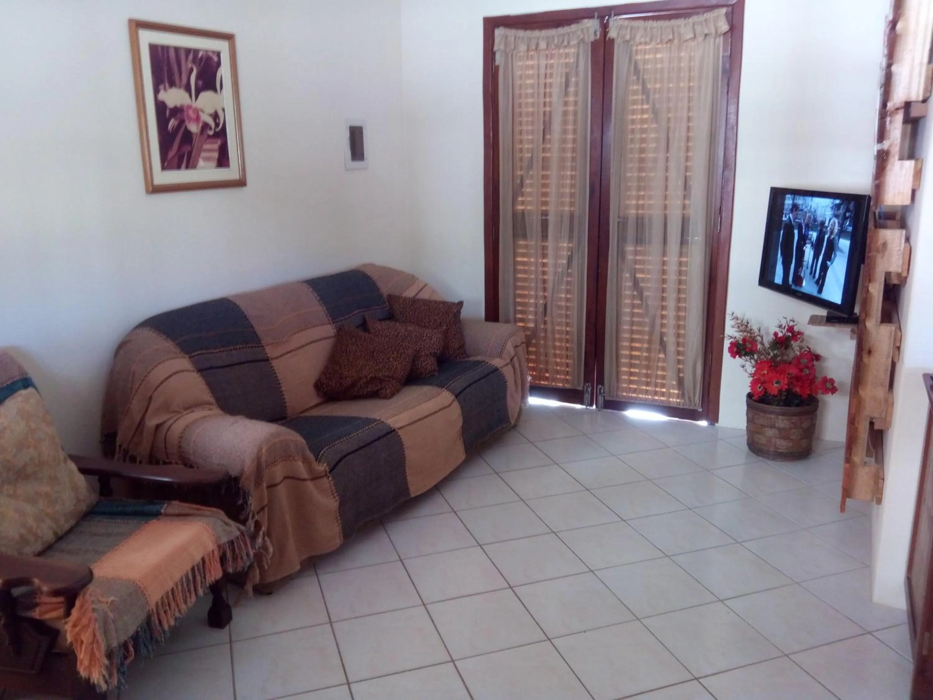 Communal lounge/ TV room in Casas na Praia de Bombas - Bombinhas