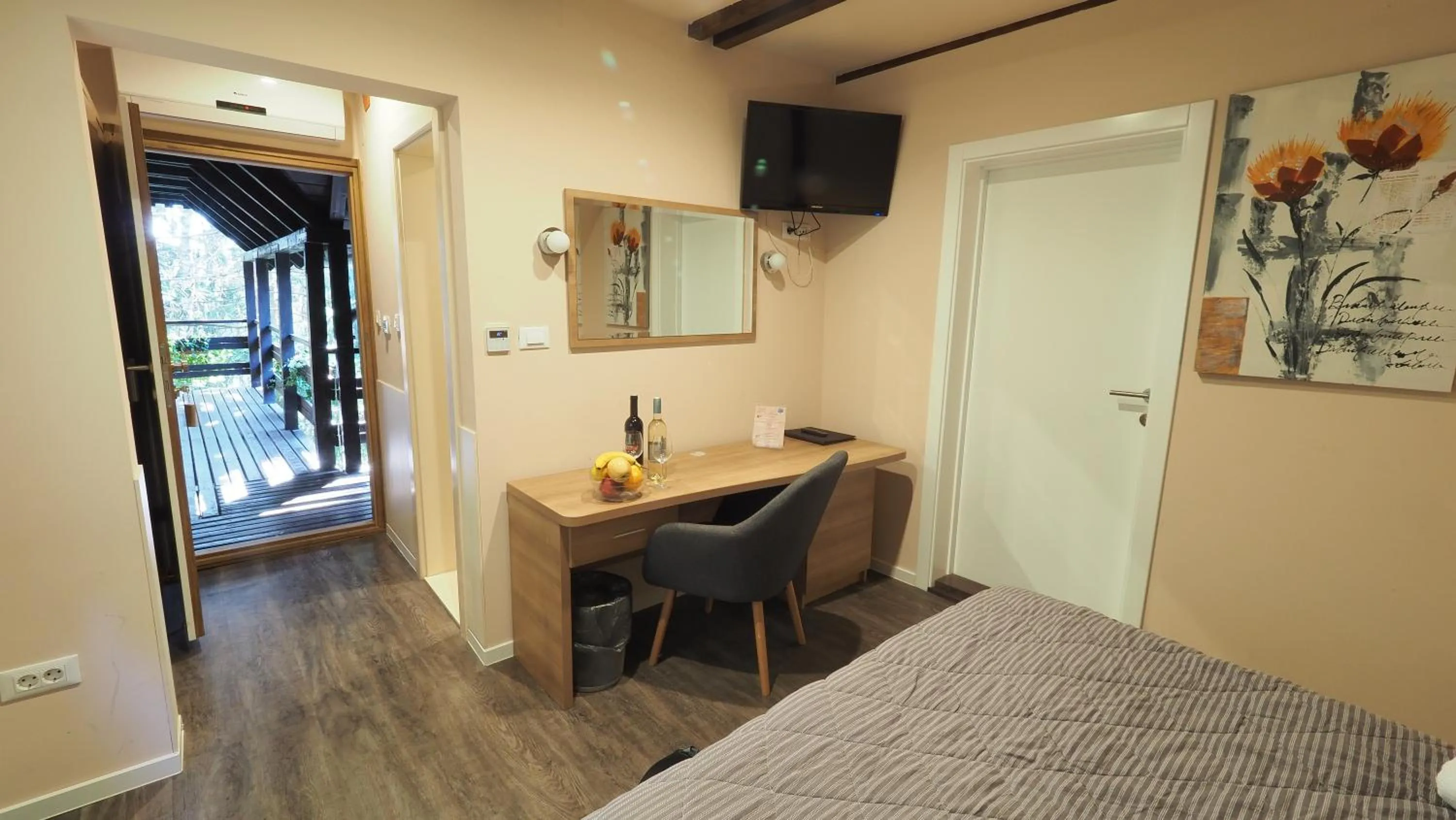 Photo of the whole room, Bed in Plitvice Holiday Resort