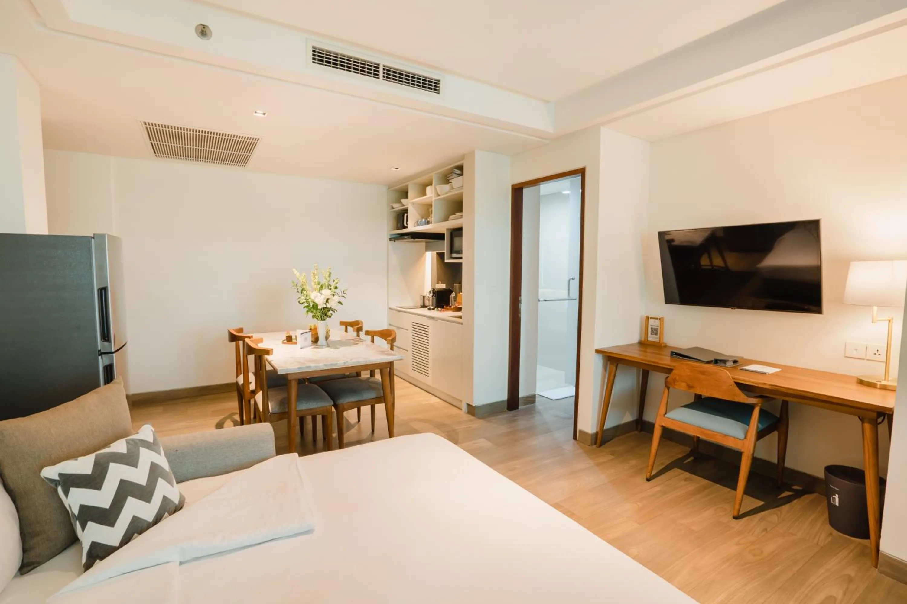 Living room, Bed in Rama Residence Padma