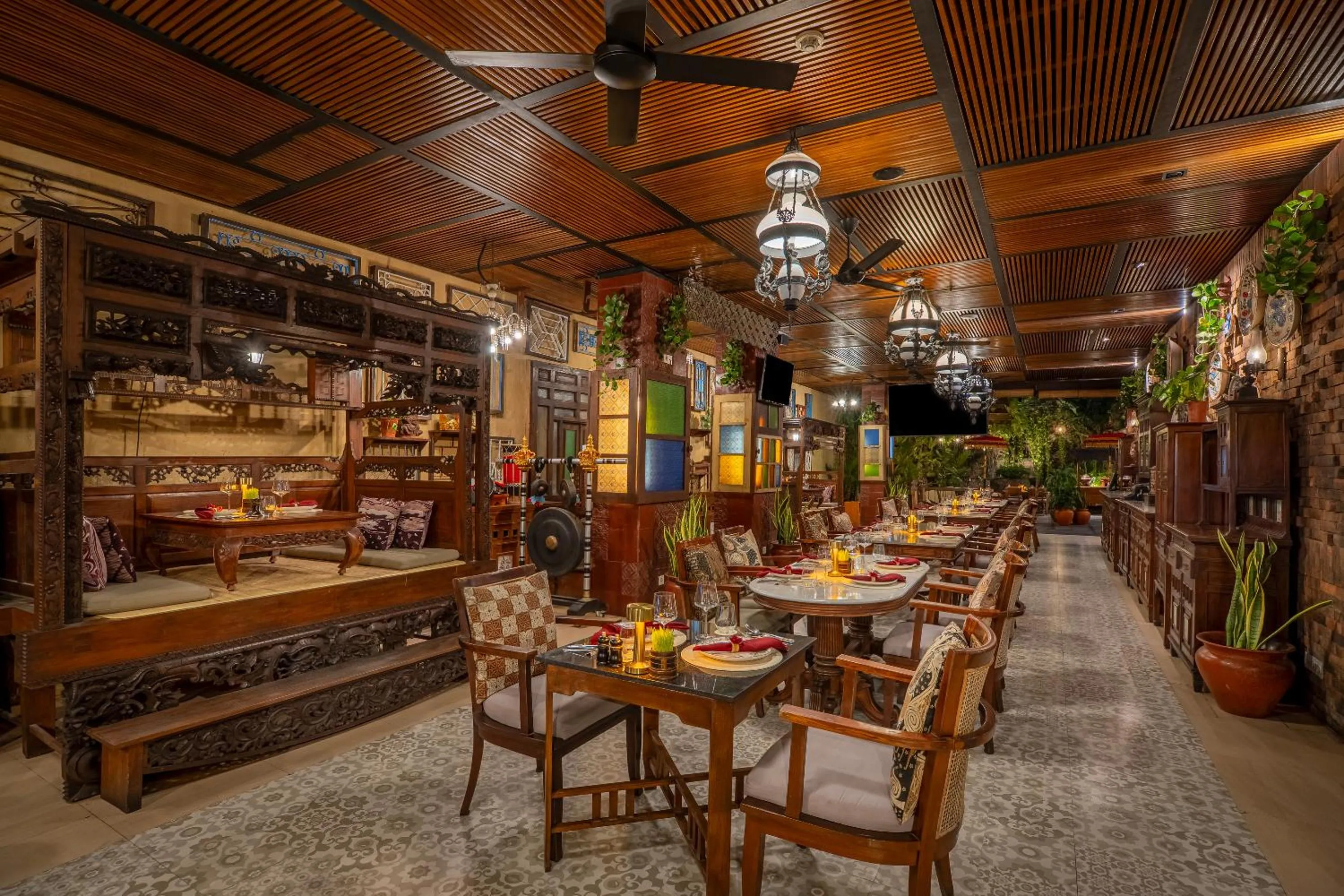 Restaurant/places to eat in Rama Residence Padma
