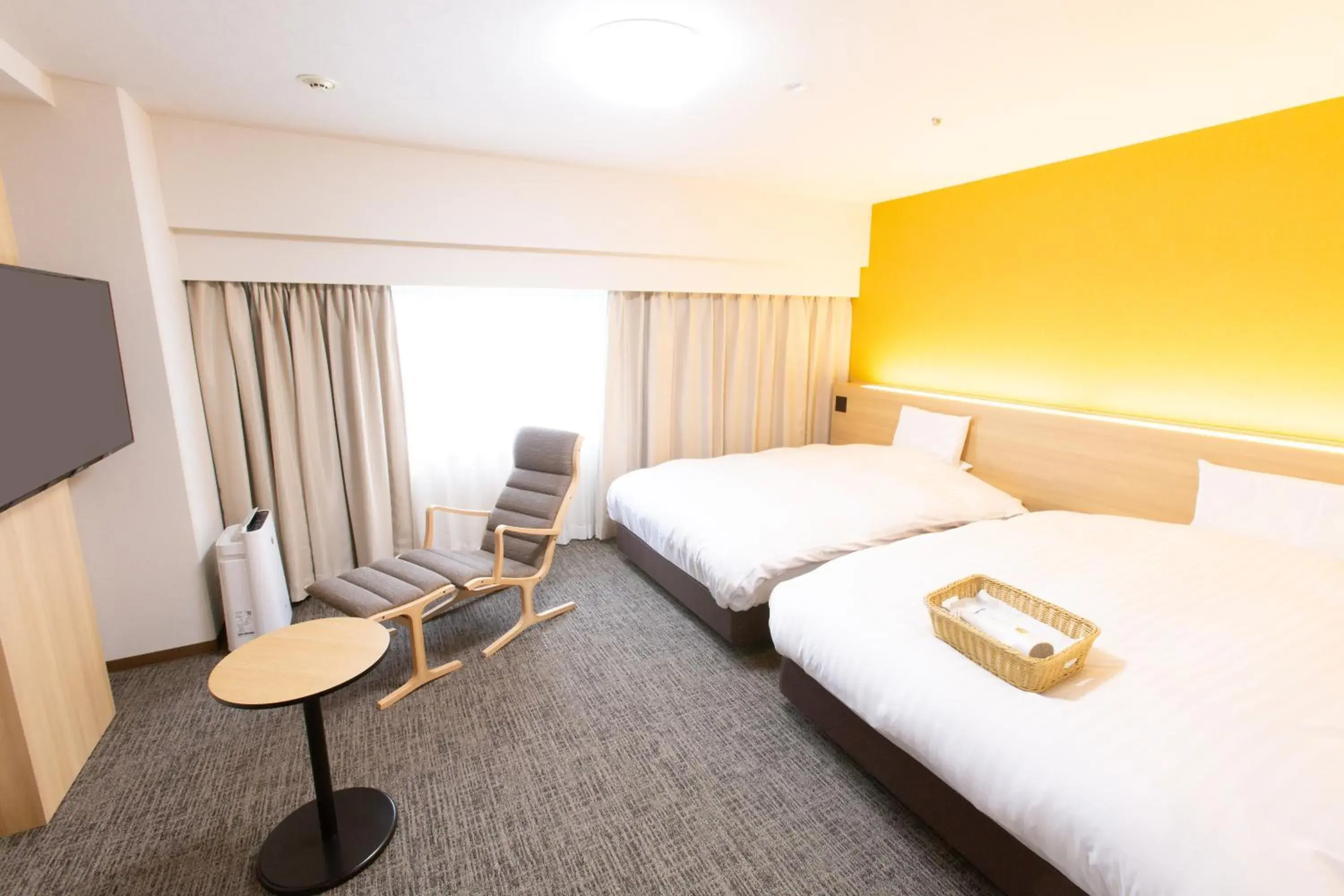 Photo of the whole room, Bed in Toyama Chitetsu Hotel