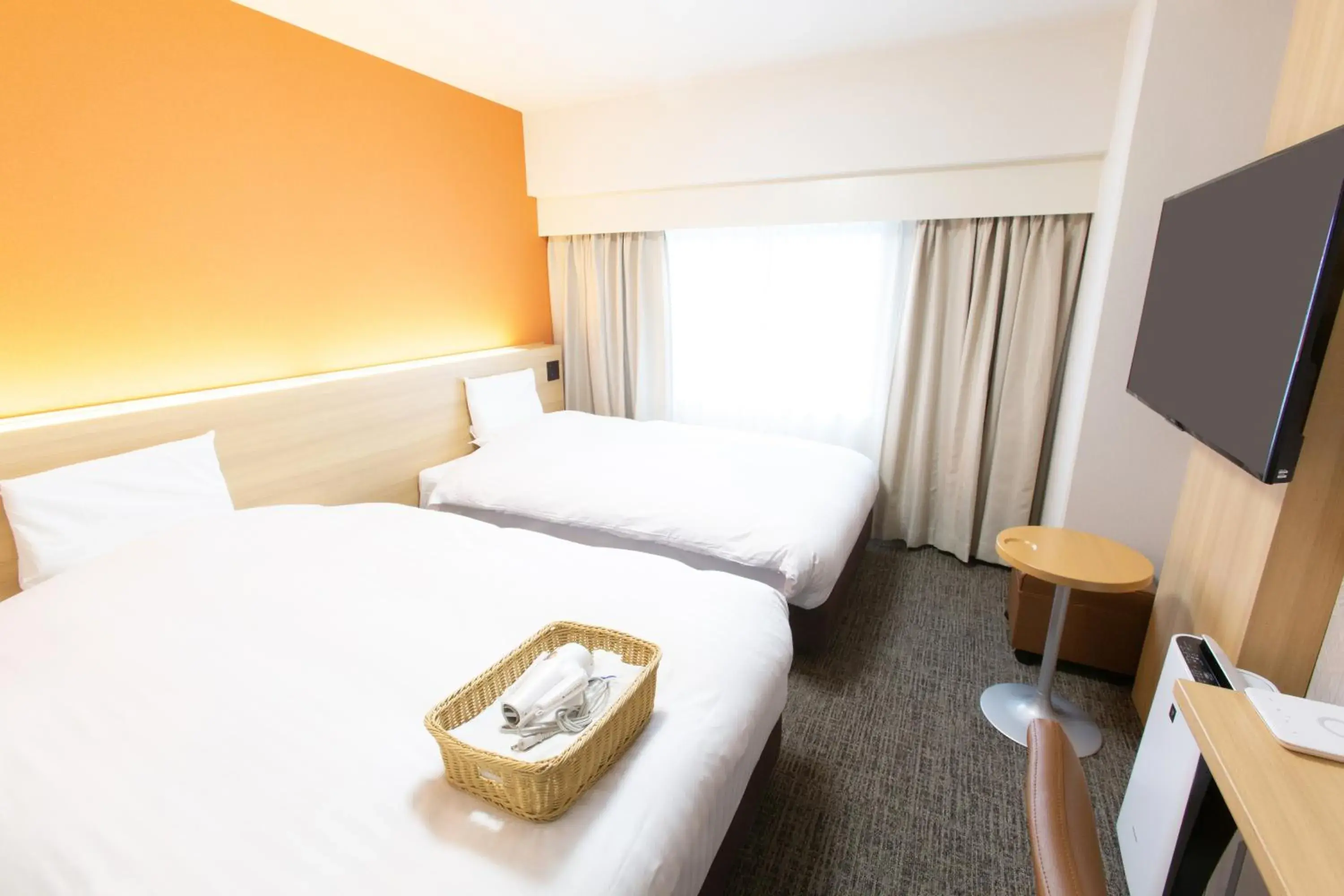 Photo of the whole room, Bed in Toyama Chitetsu Hotel