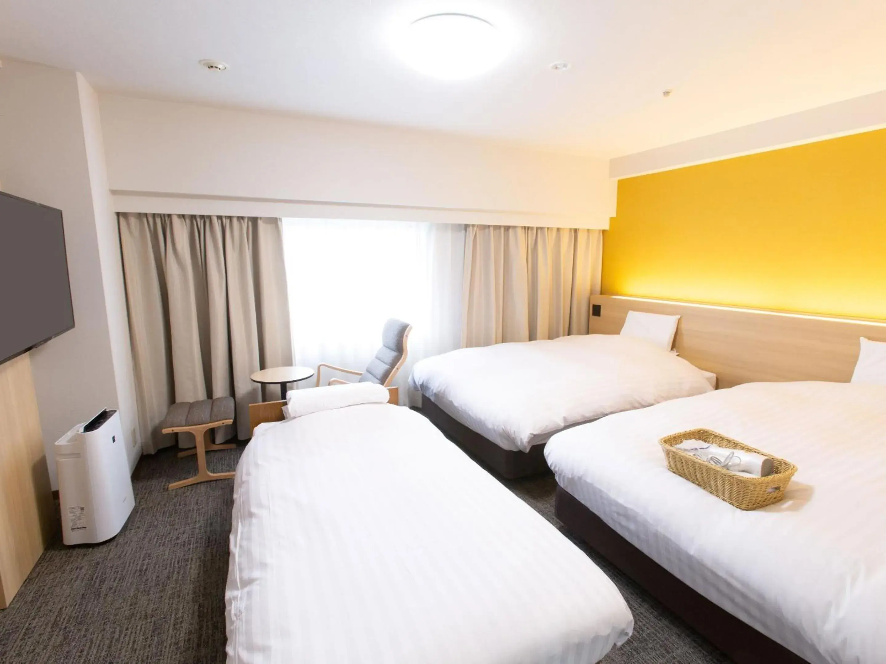 Photo of the whole room, Bed in Toyama Chitetsu Hotel