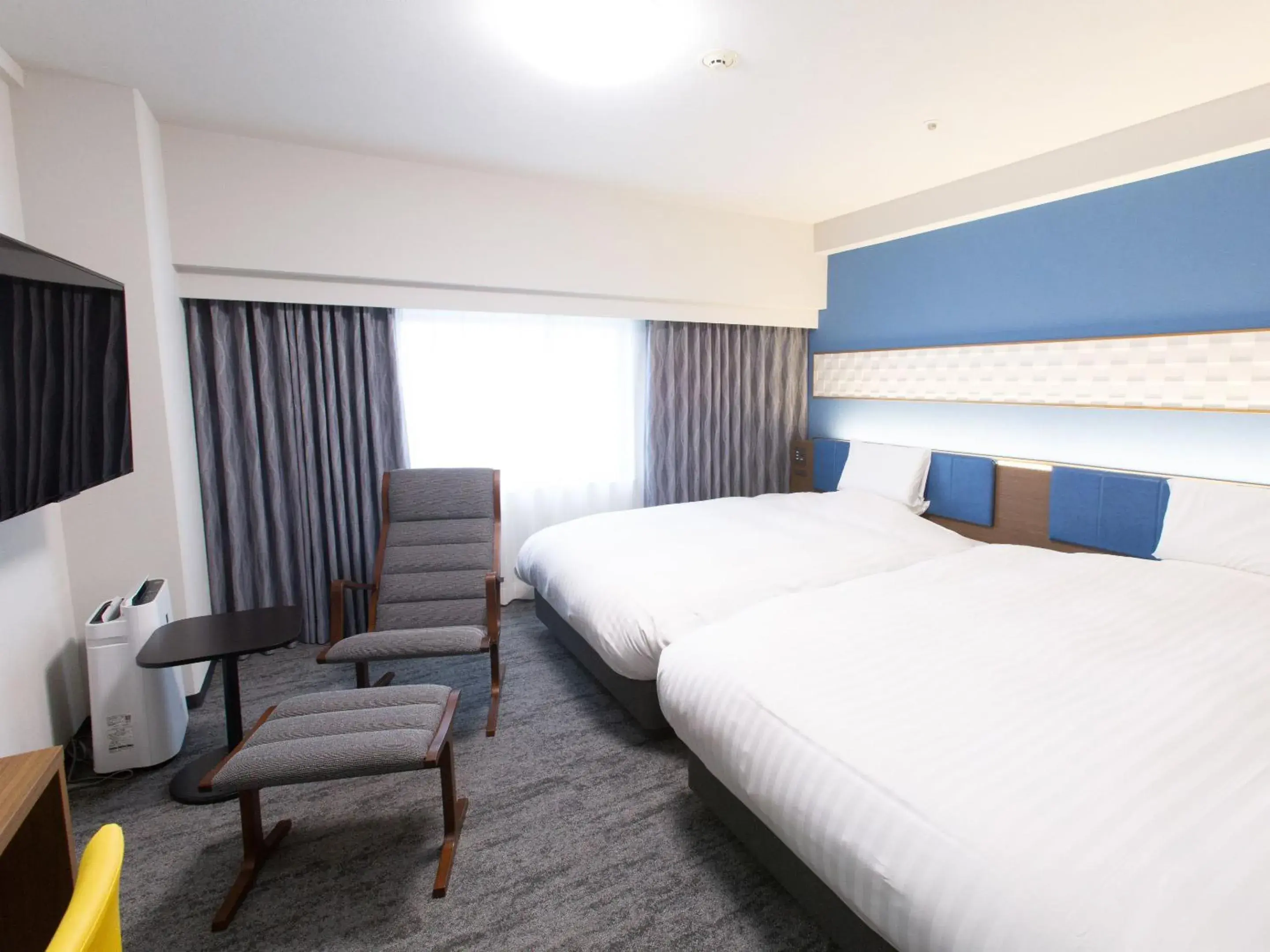 Photo of the whole room, Bed in Toyama Chitetsu Hotel Photo of the whole room, Bed in Toyama Chitetsu Hotel