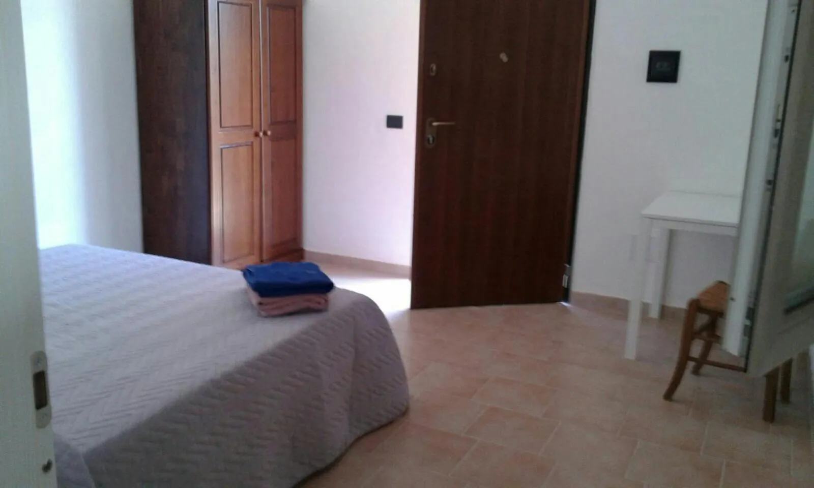 Photo of the whole room, Bed in Alma Bed & Breakfast