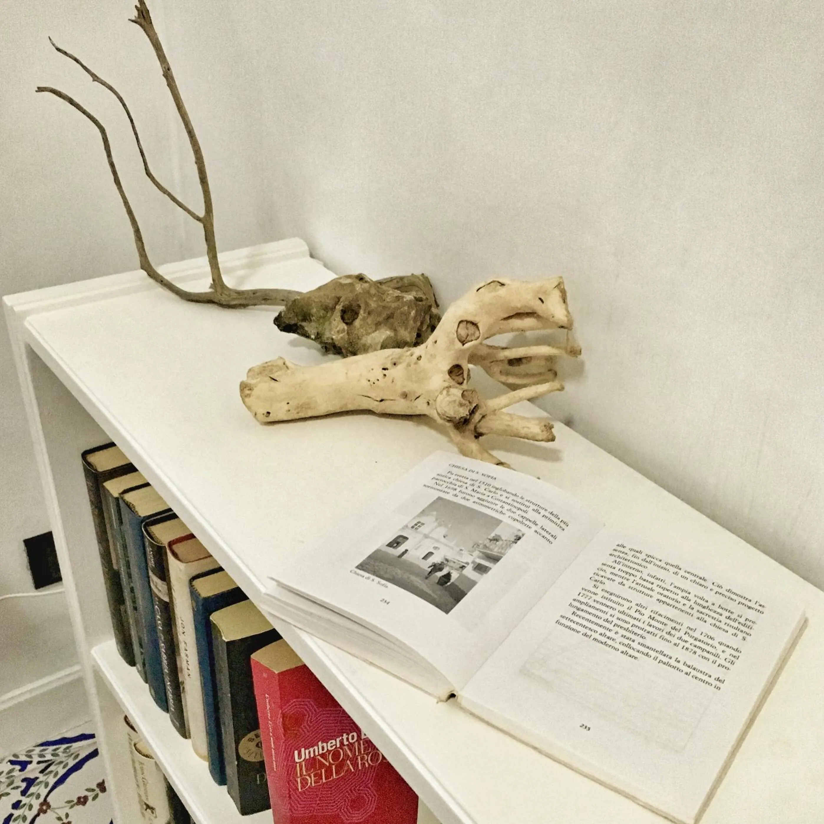 Decorative detail in Eden Apartment