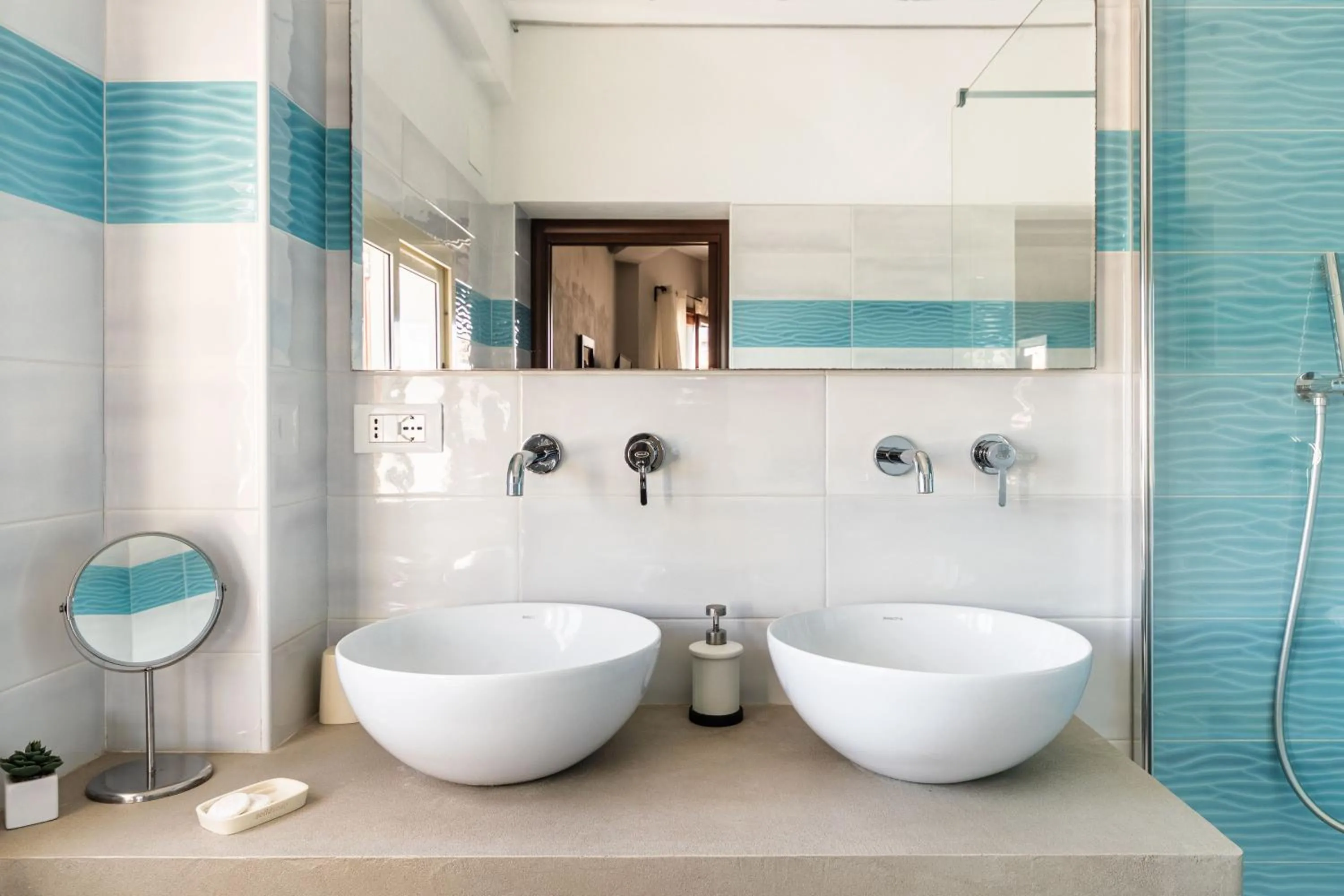 Shower in B&B La terrazza sul mare