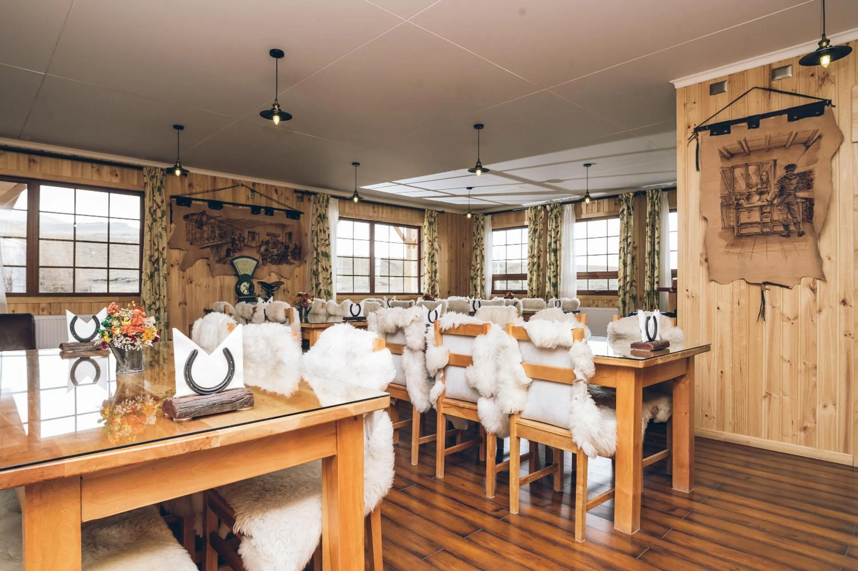 Restaurant/places to eat in Hotel Estancia El Ovejero Patagónico