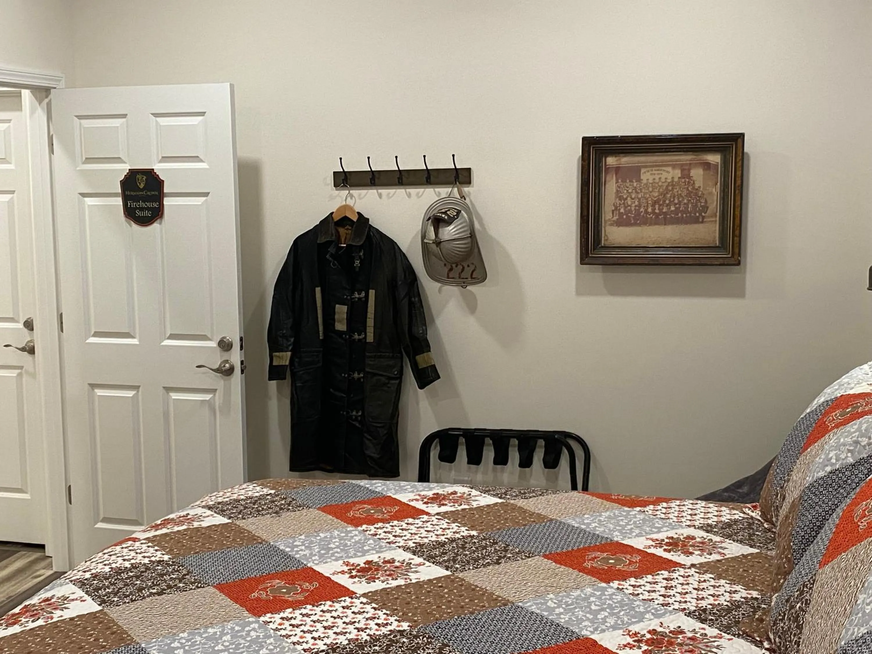 Bed in Hermann Crown Suites