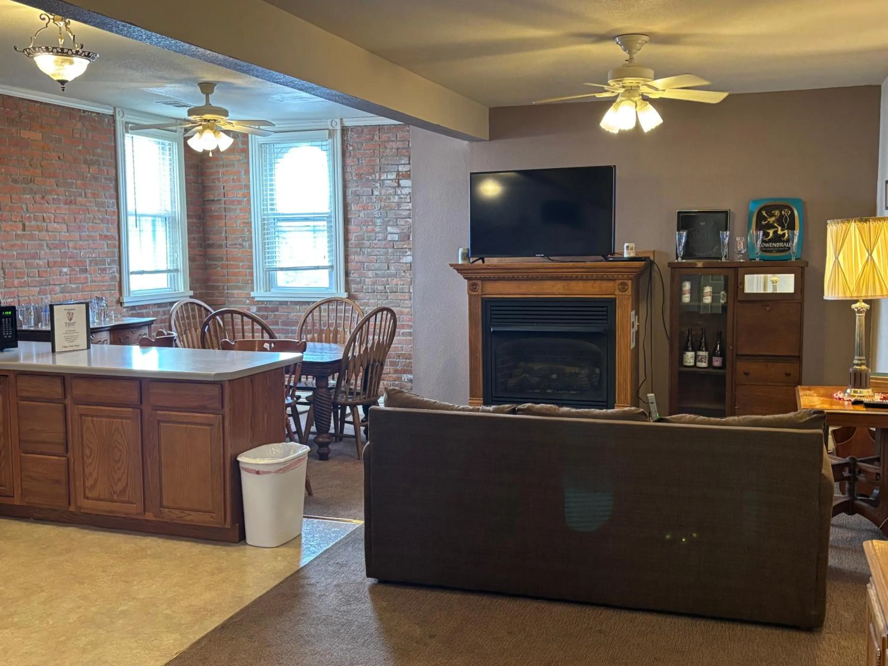 Living room in Hermann Crown Suites