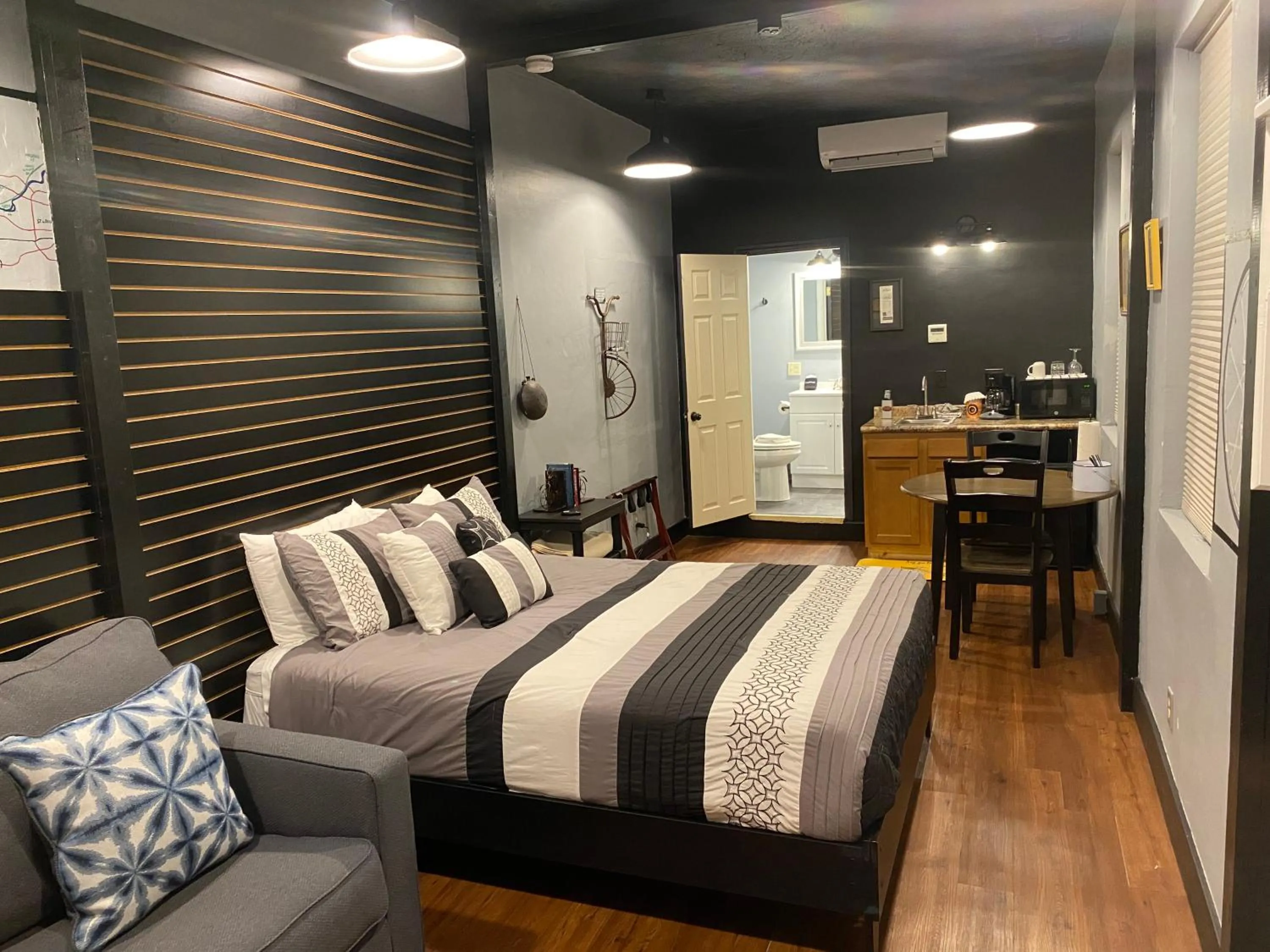 Bed in Hermann Crown Suites