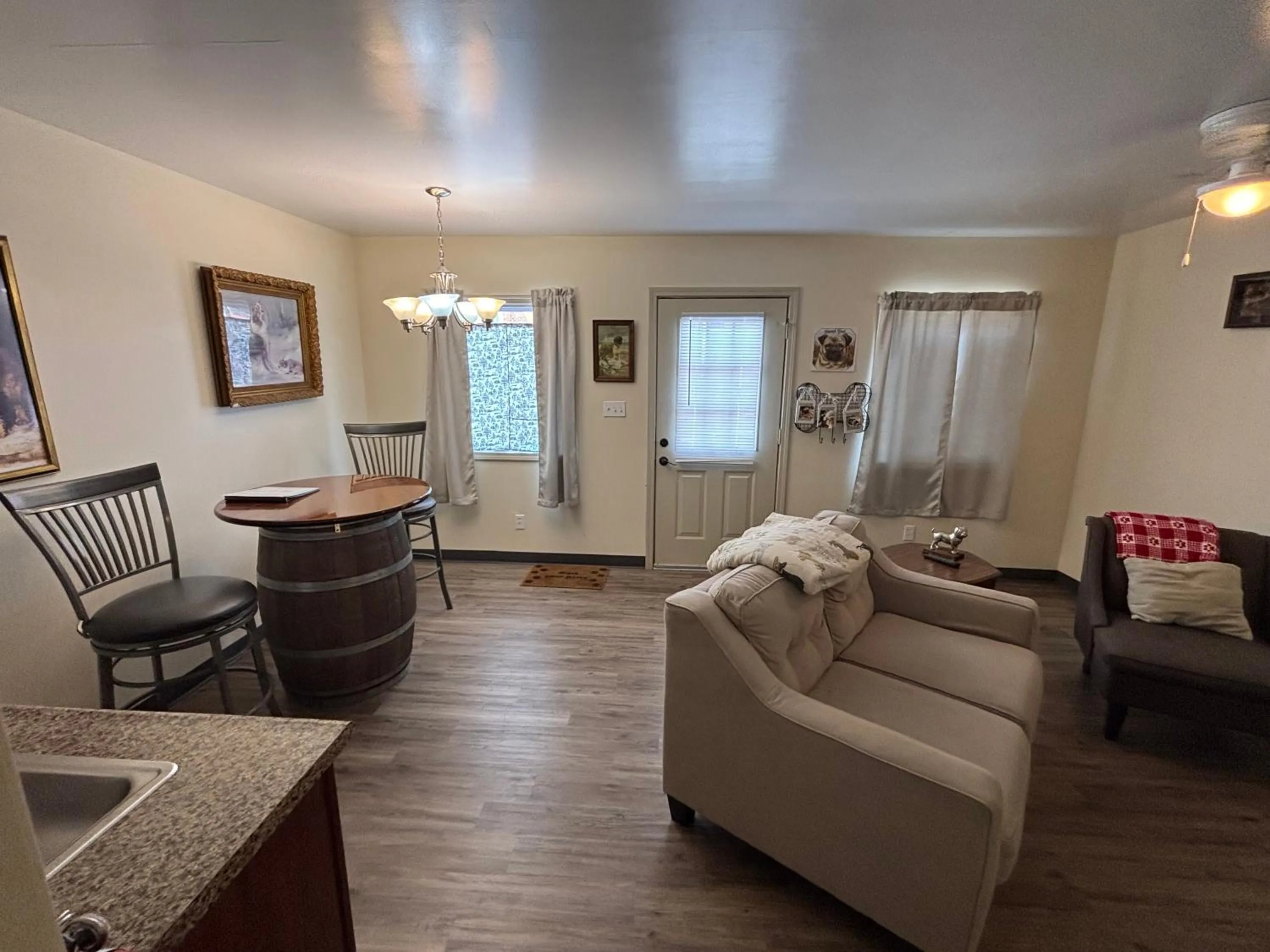 Living room in Hermann Crown Suites