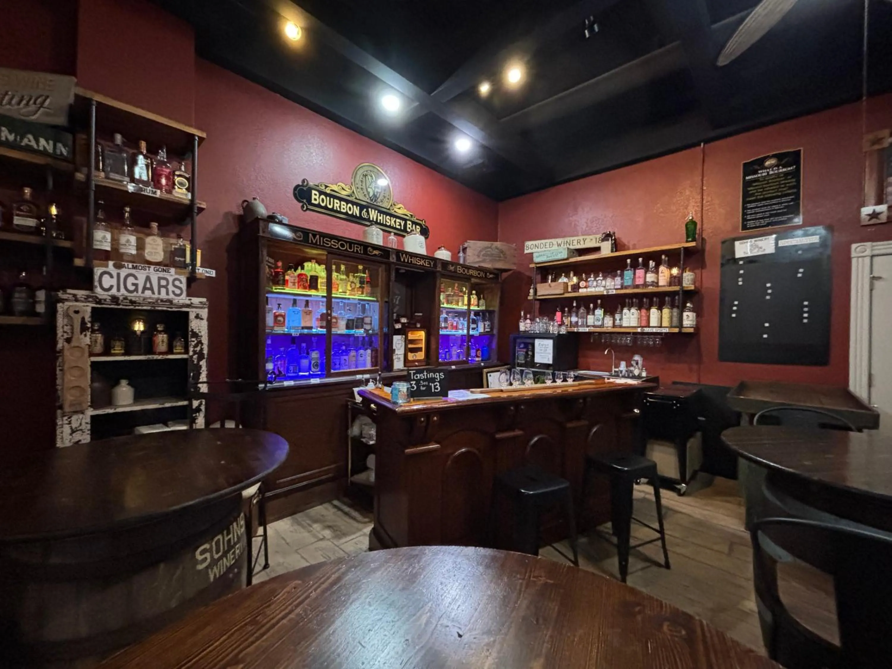 Lounge or bar in Hermann Crown Suites