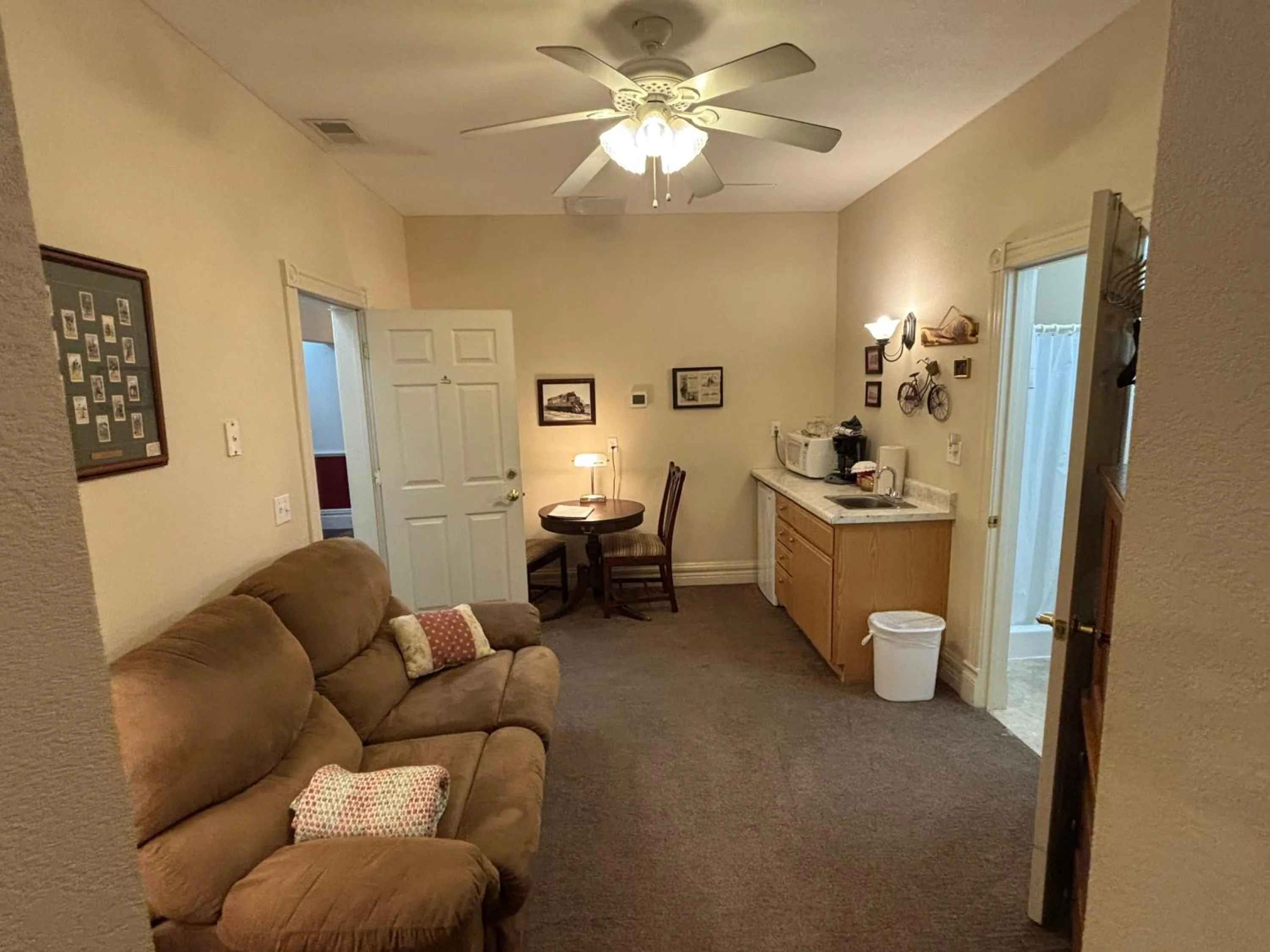 Living room in Hermann Crown Suites