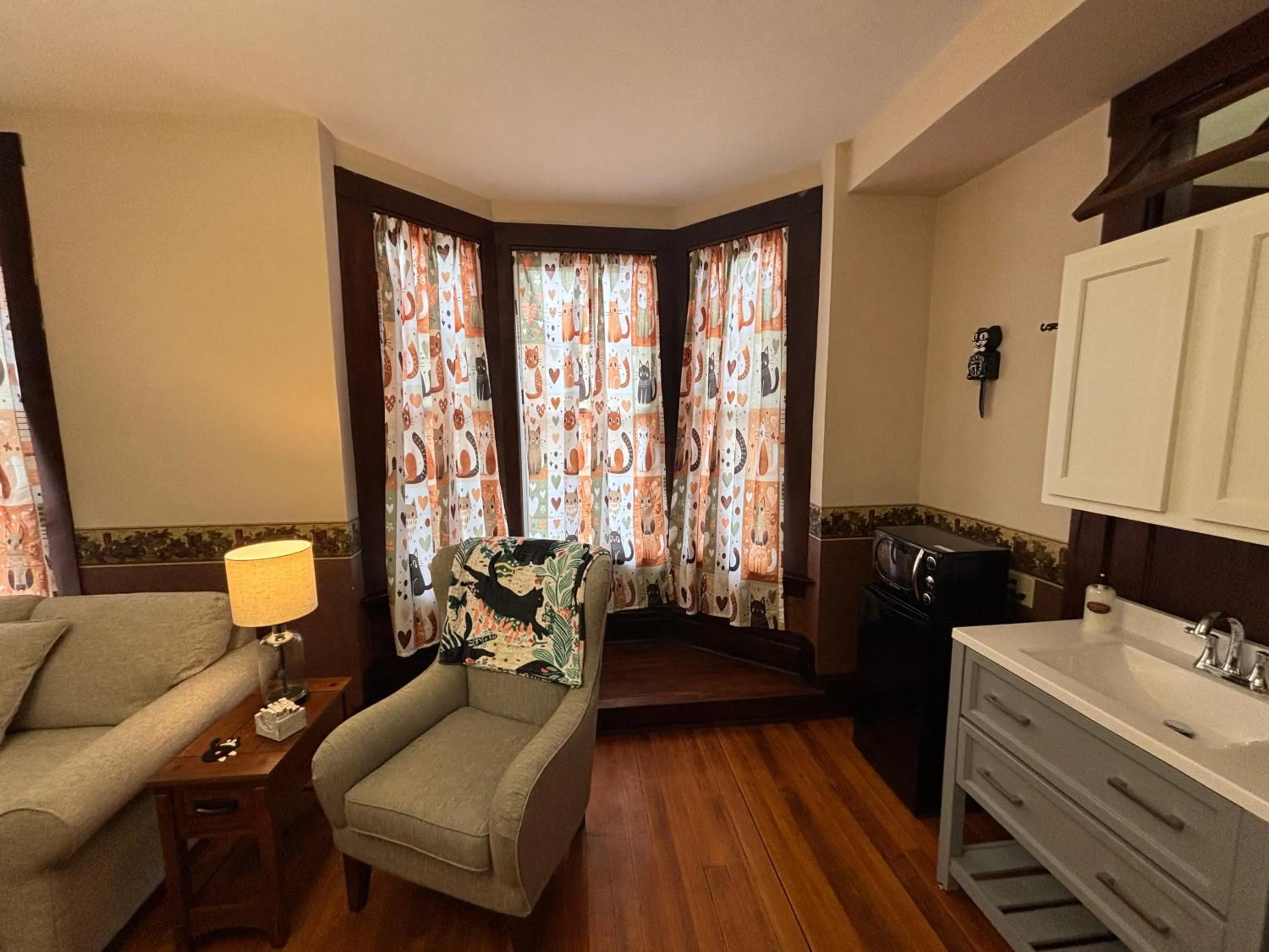 Living room in Hermann Crown Suites