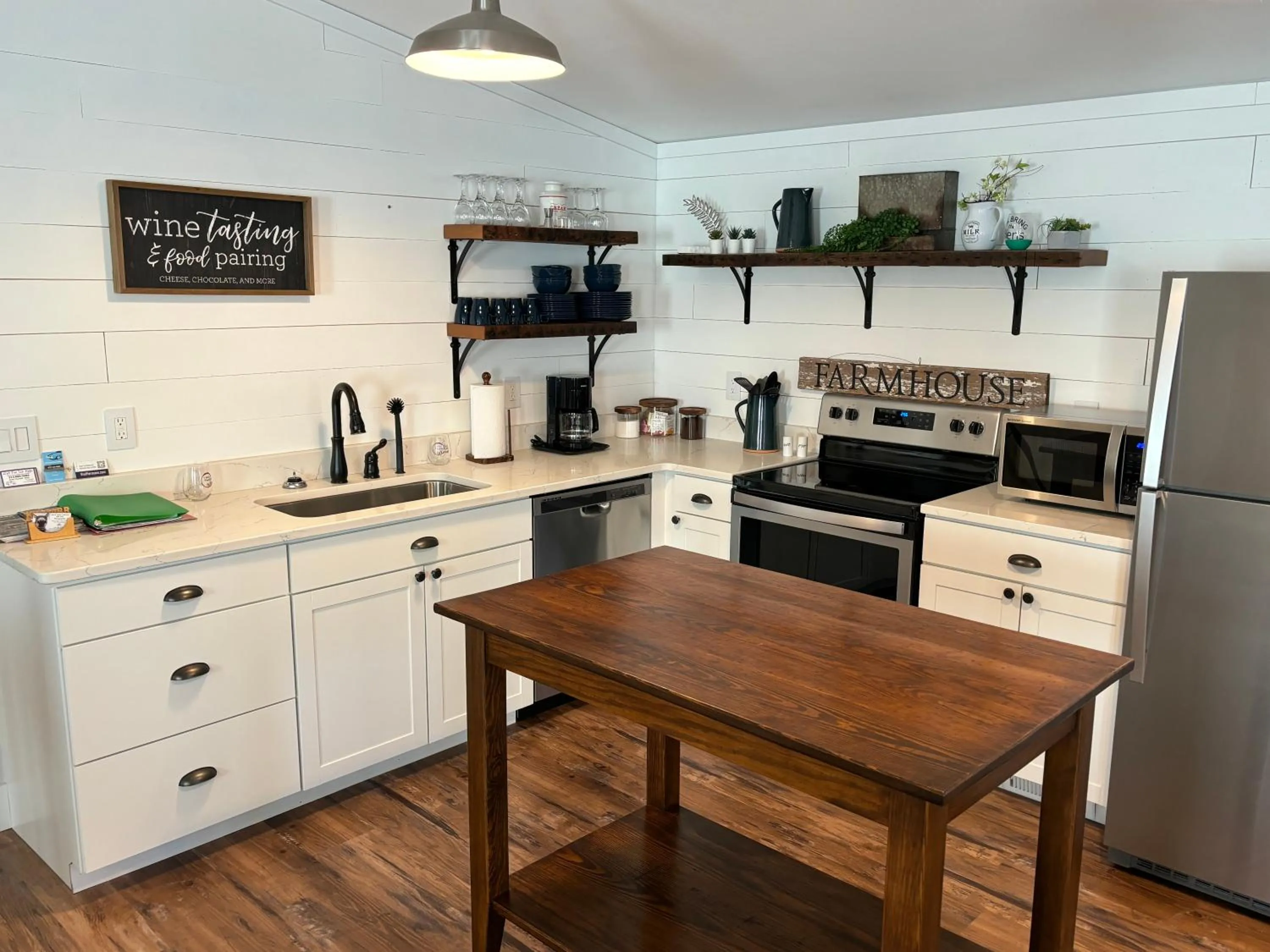 Hermann Crown Suites