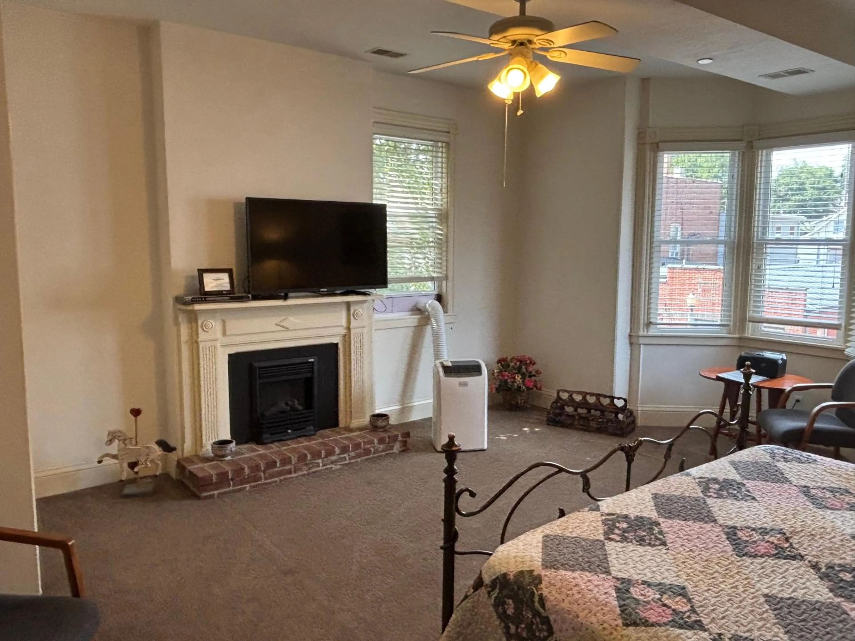 Bedroom in Hermann Crown Suites