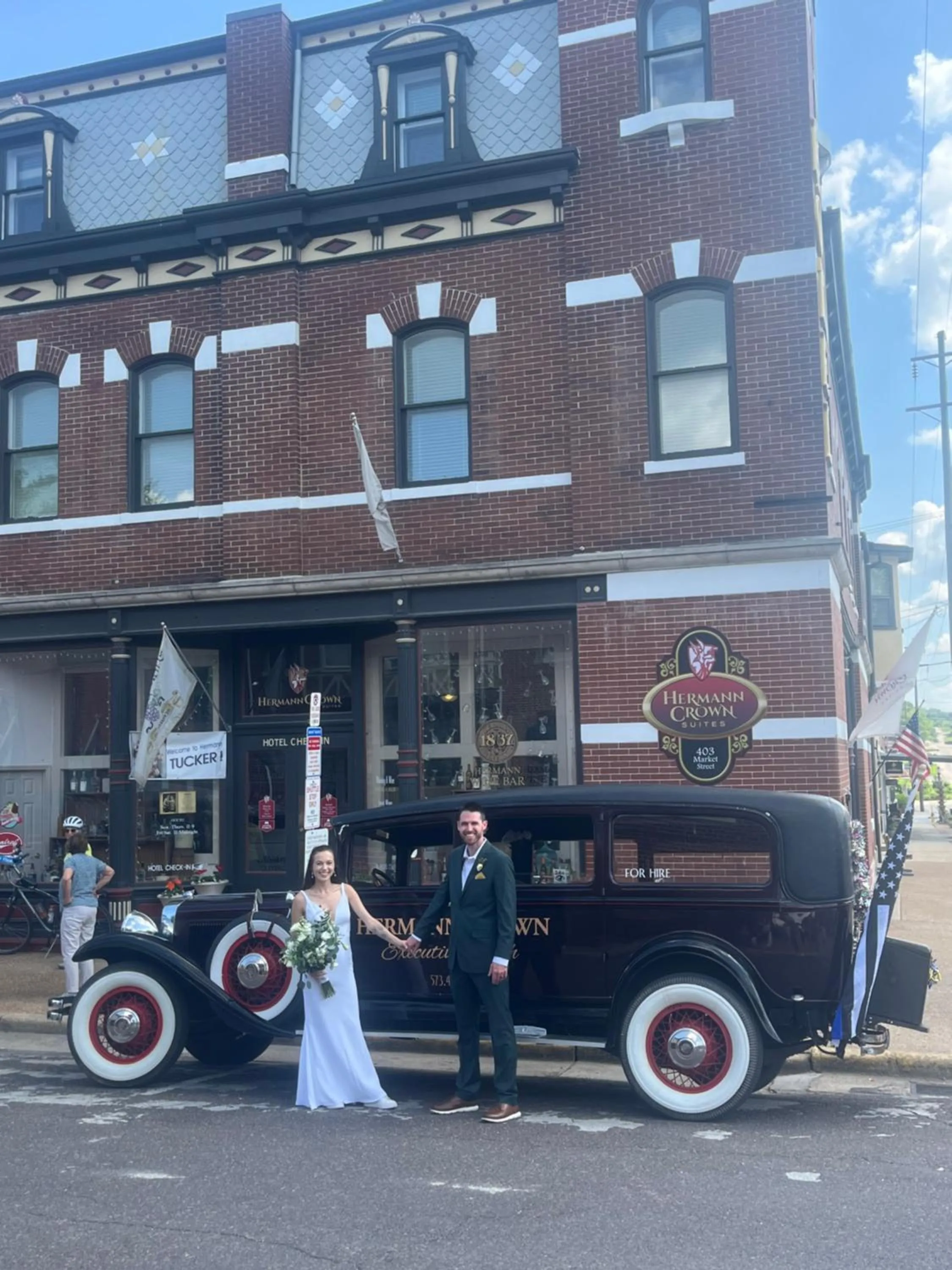 Property building in Hermann Crown Suites