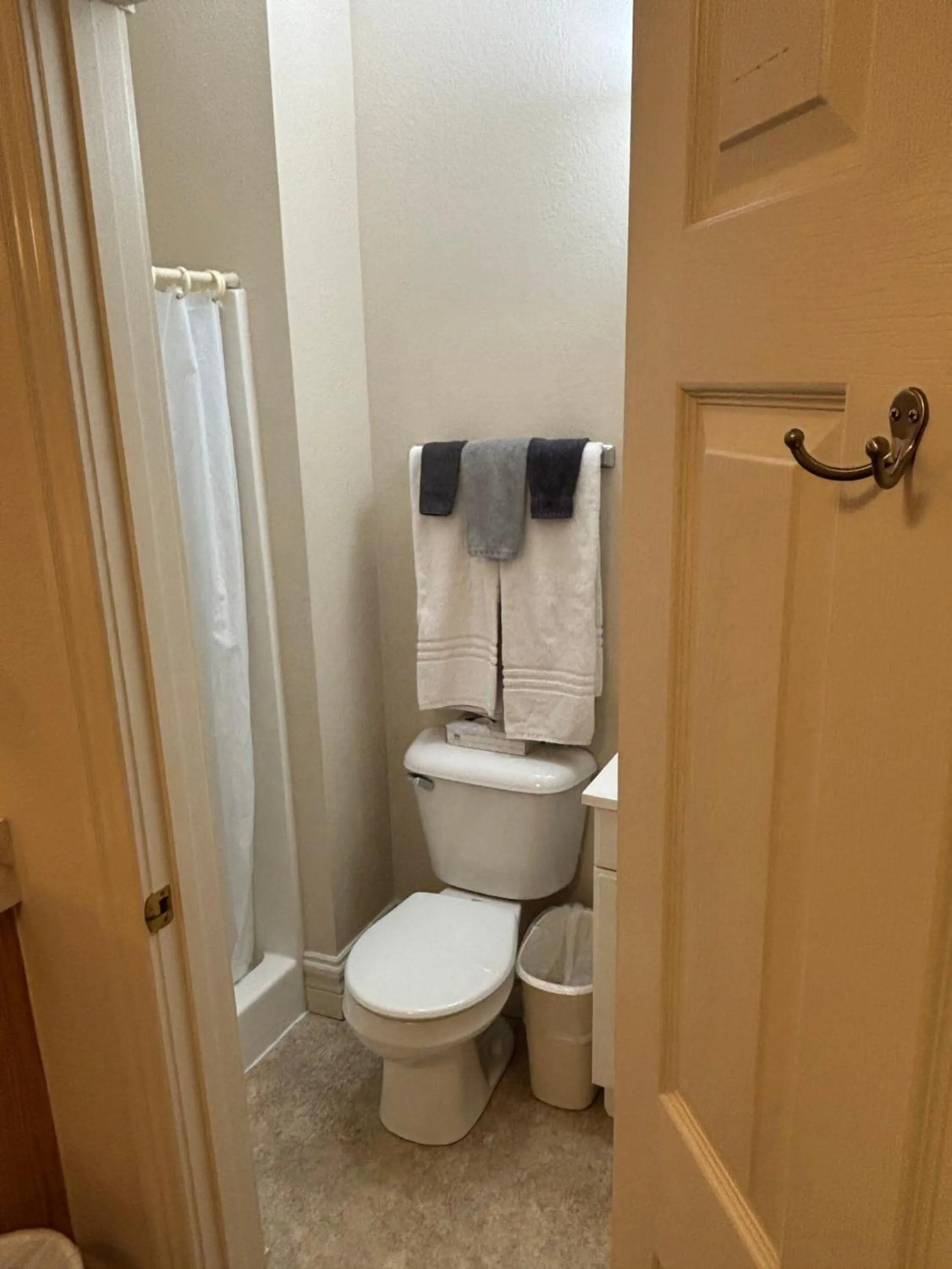 Bathroom in Hermann Crown Suites