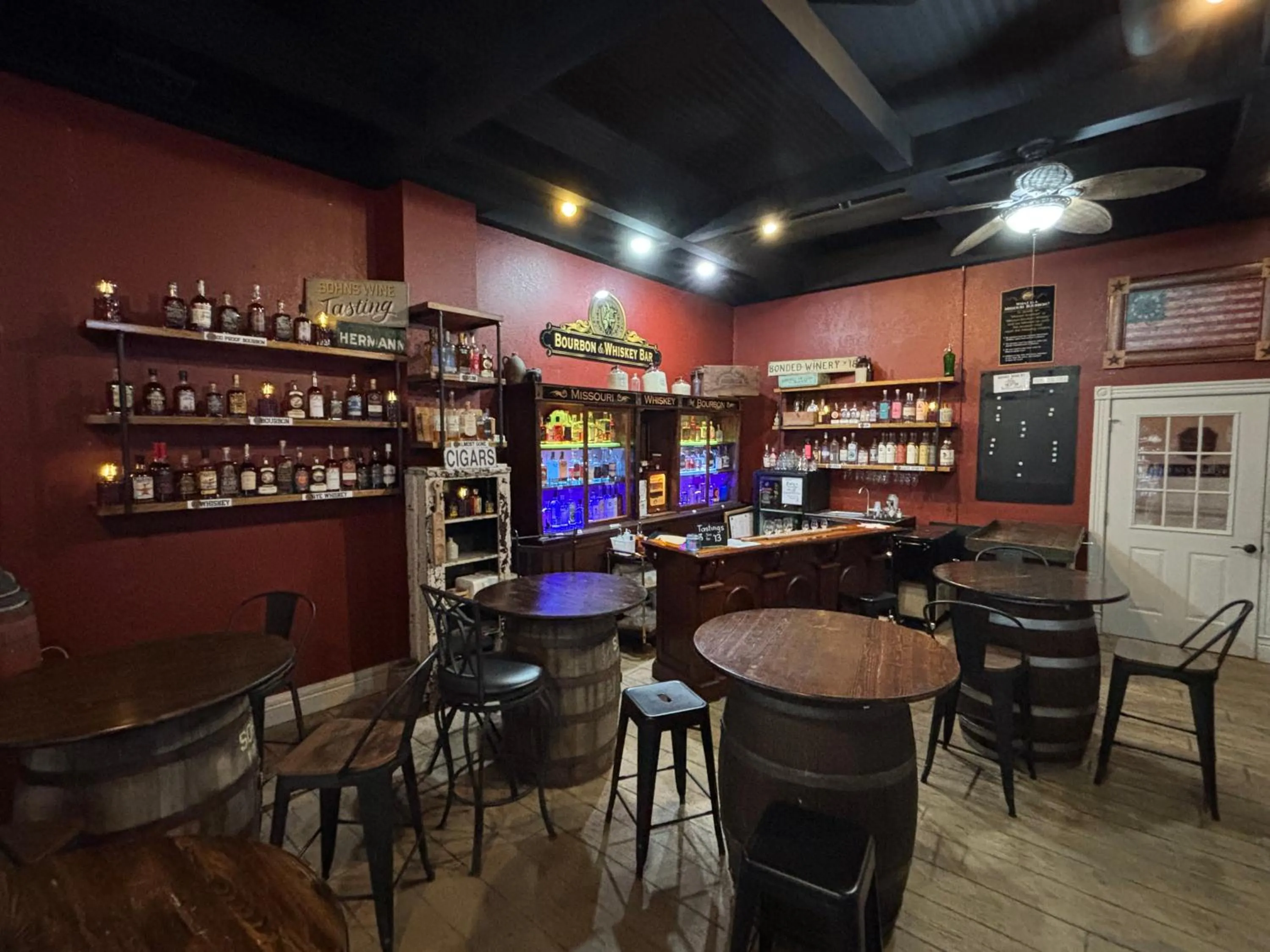 Lounge or bar in Hermann Crown Suites