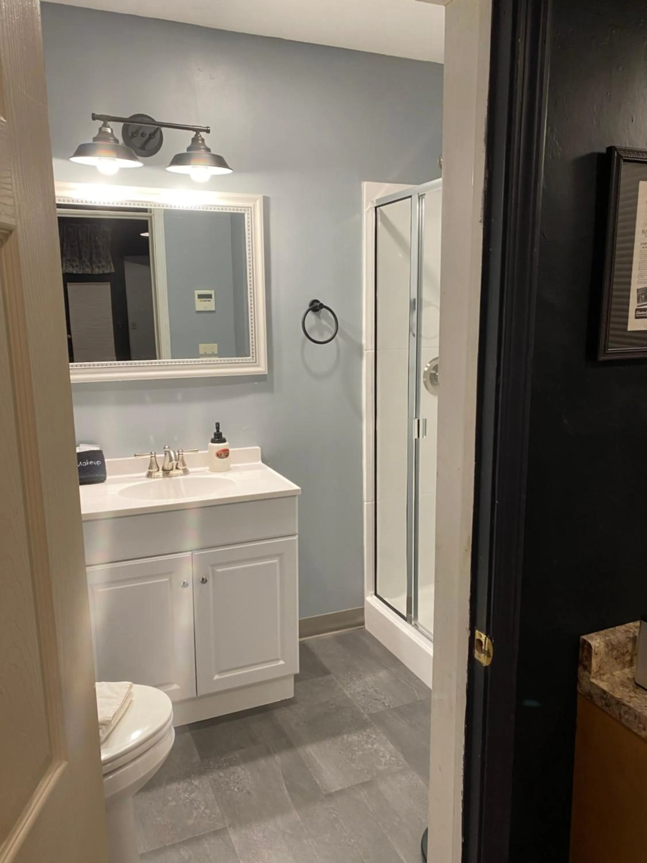 Hermann Crown Suites