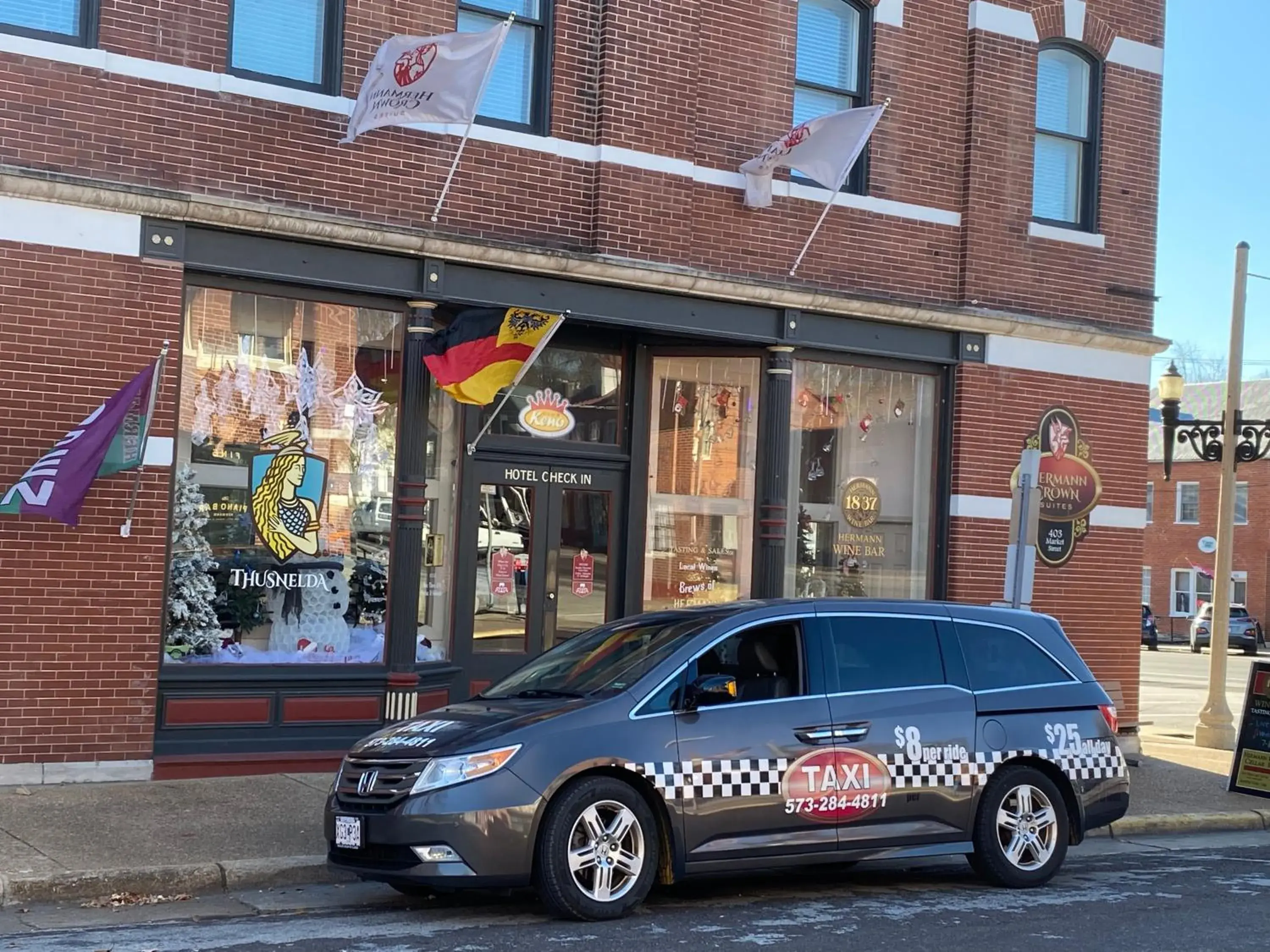 Property building in Hermann Crown Suites Property building in Hermann Crown Suites