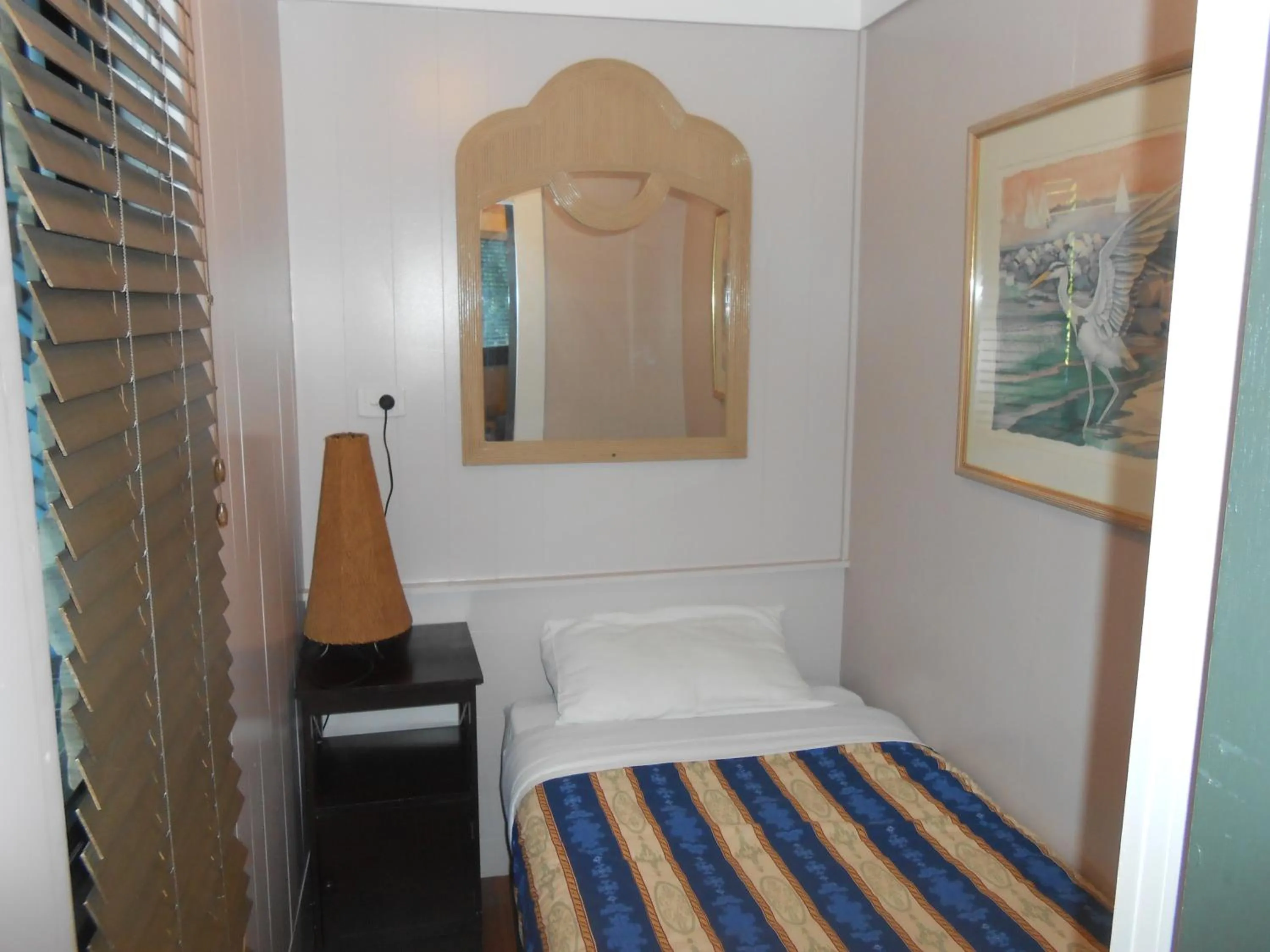 Bed in Mount View Motel