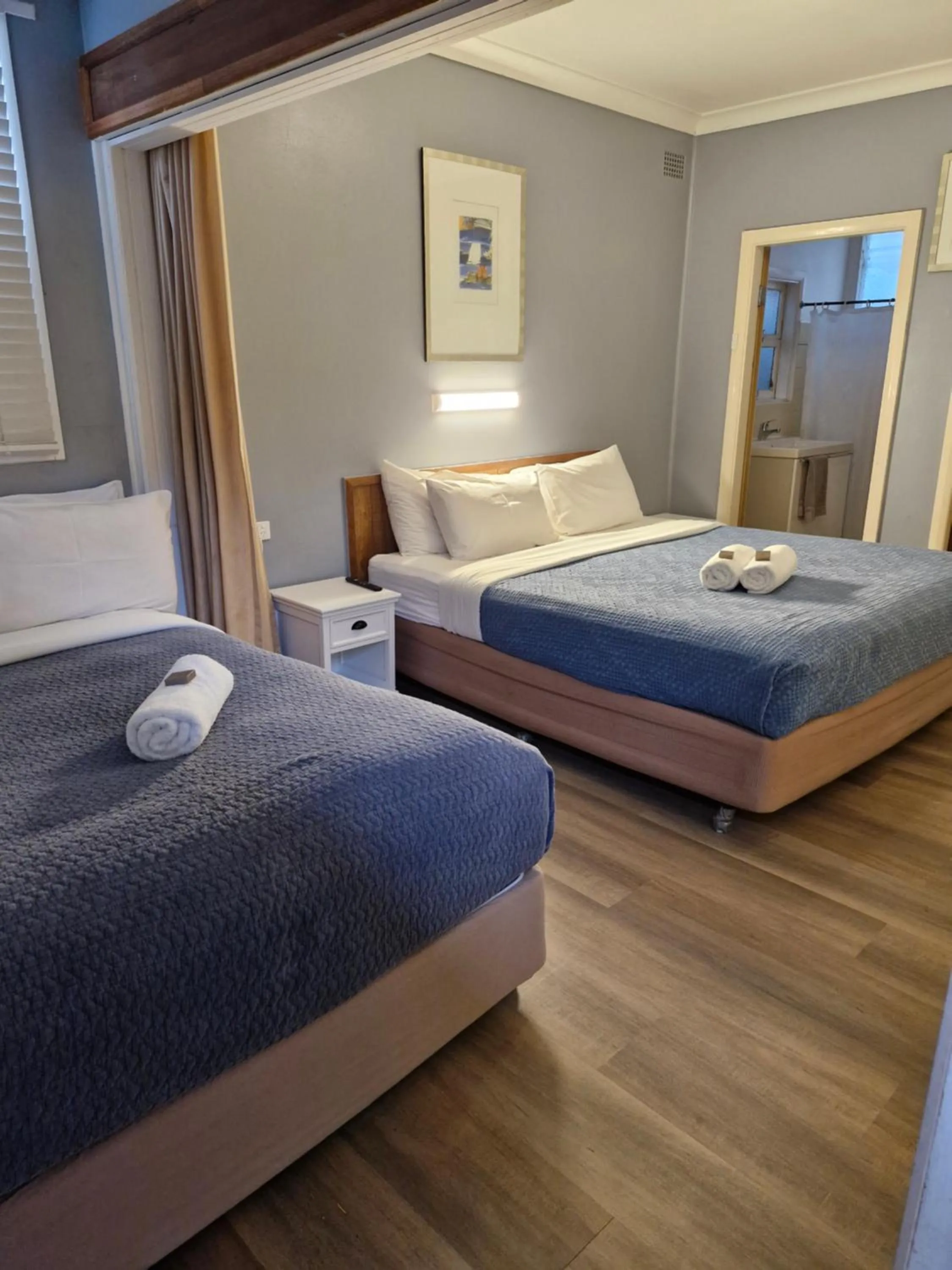 Bed in Mount View Motel