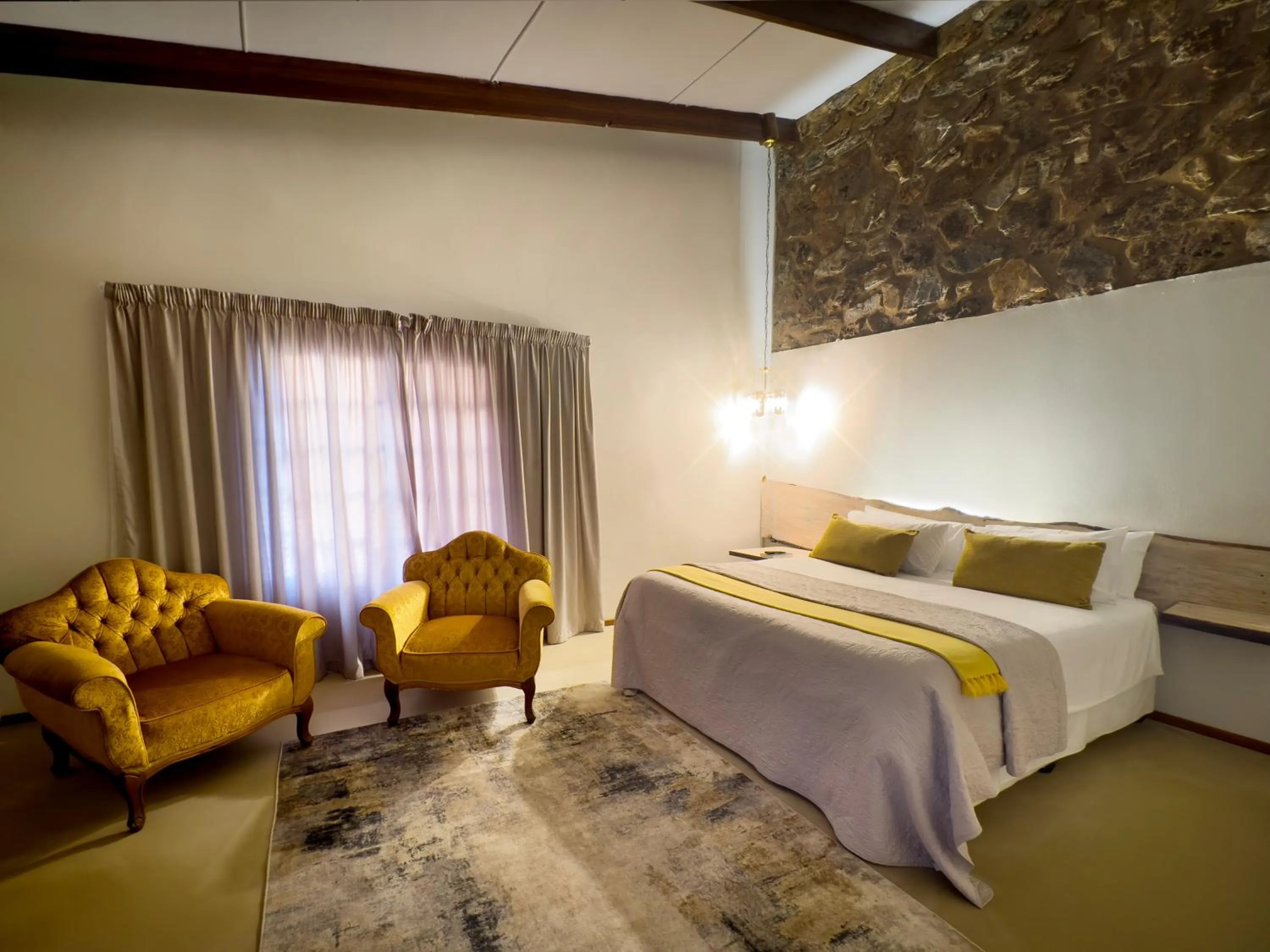 Bed in Centurion Guest House and Lodge