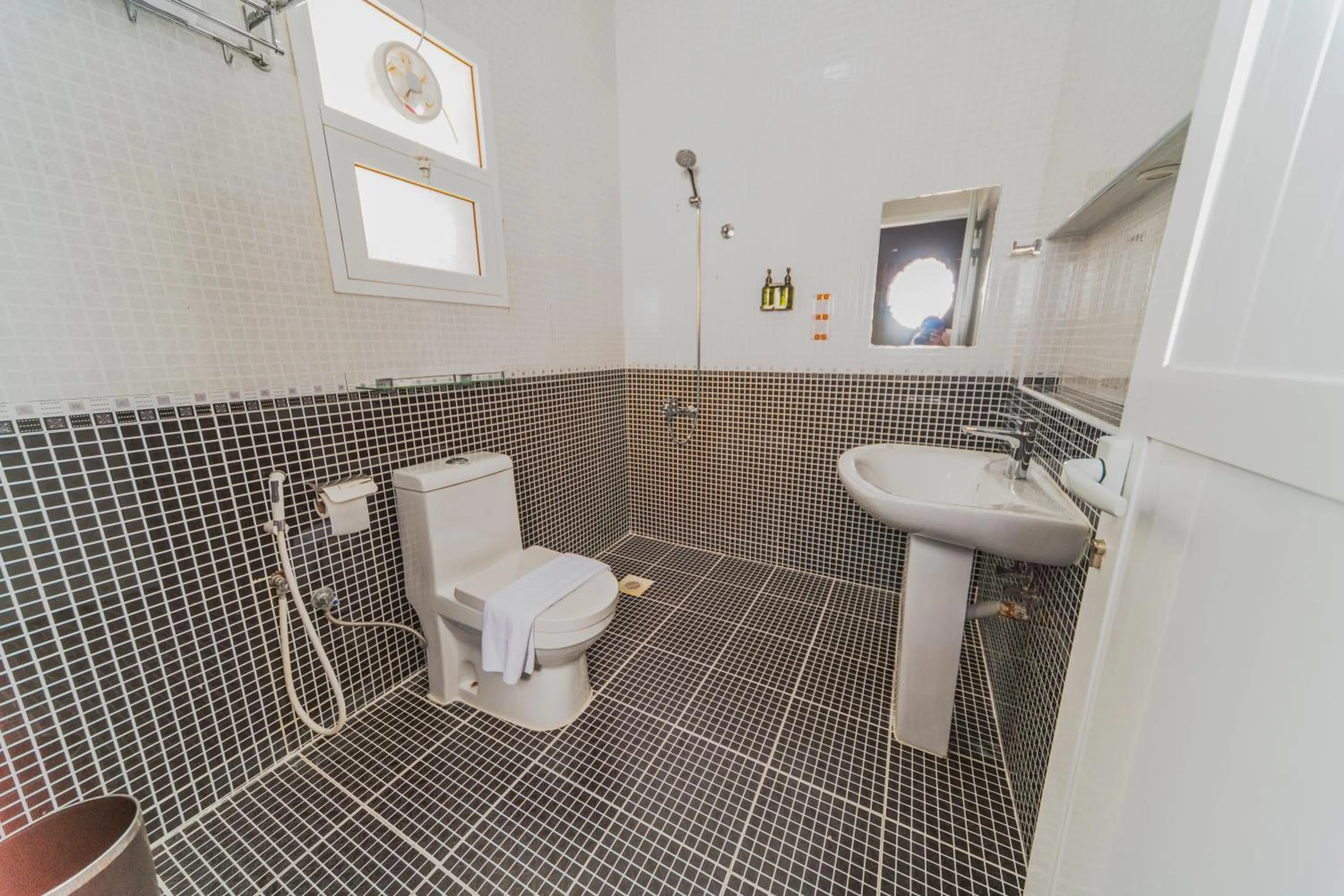 Shower in Zaki Hotel Apartment