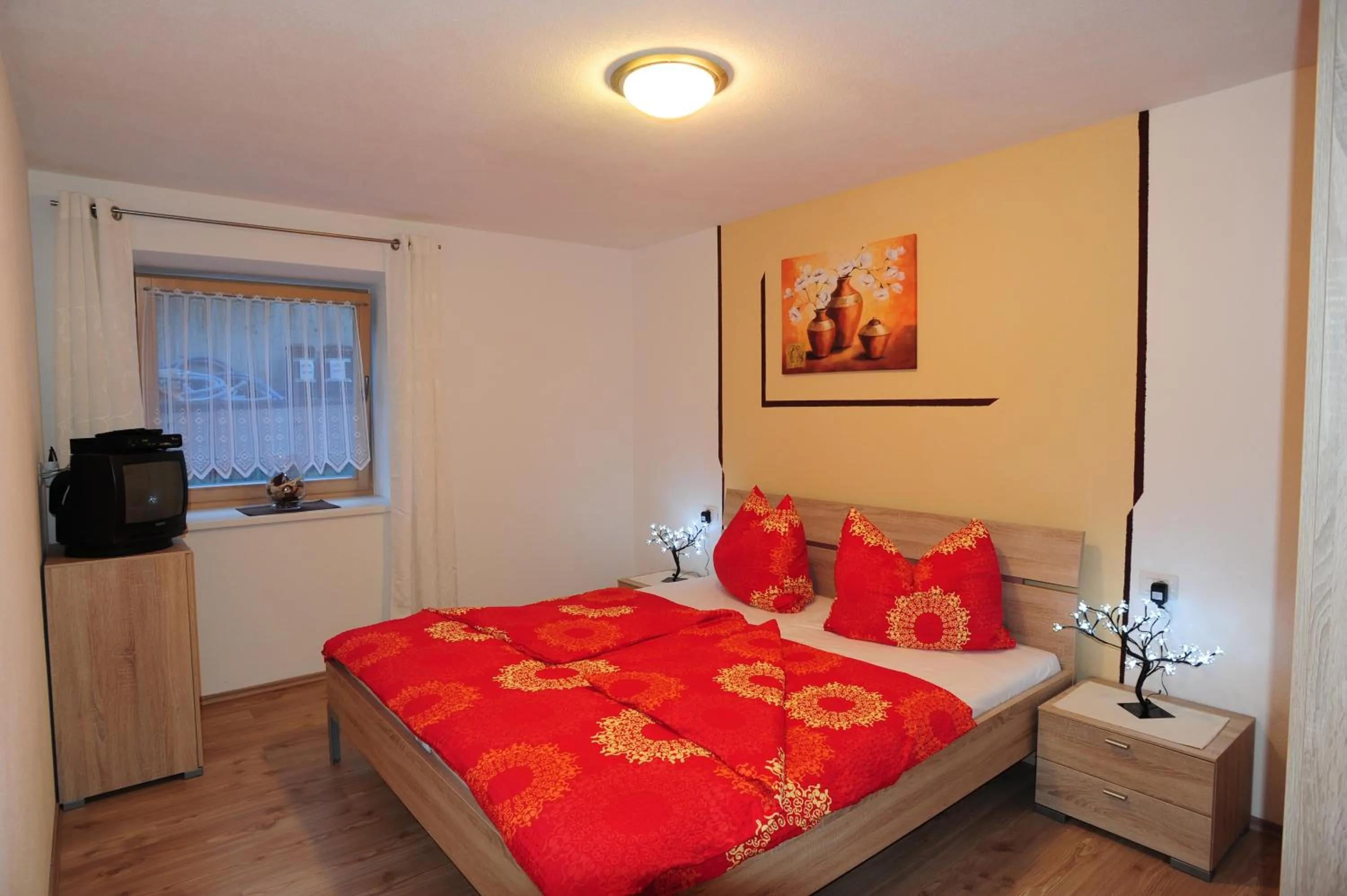 Photo of the whole room, Bed in XL Appartements Steinhaus