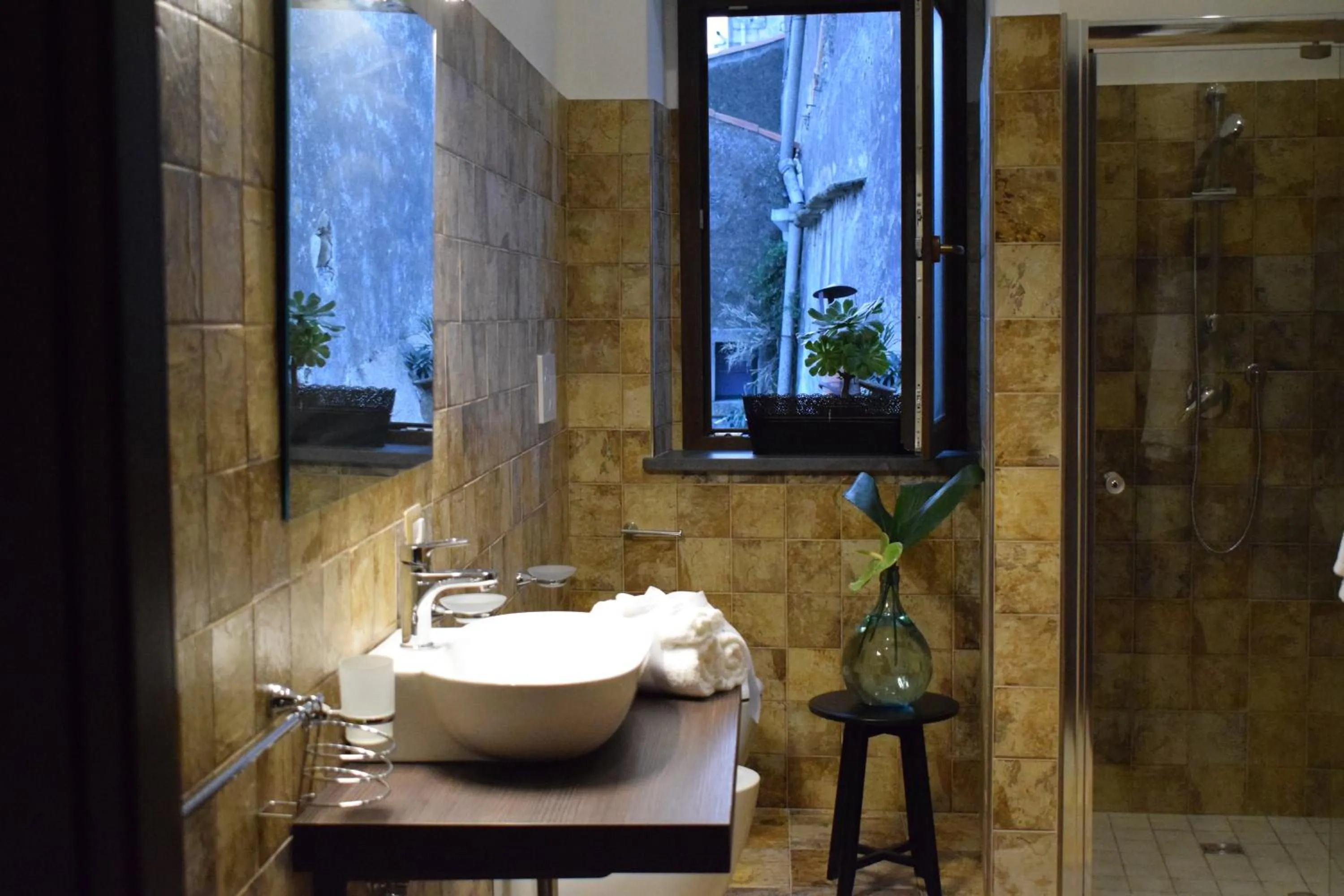 Cento Tari' Guest House