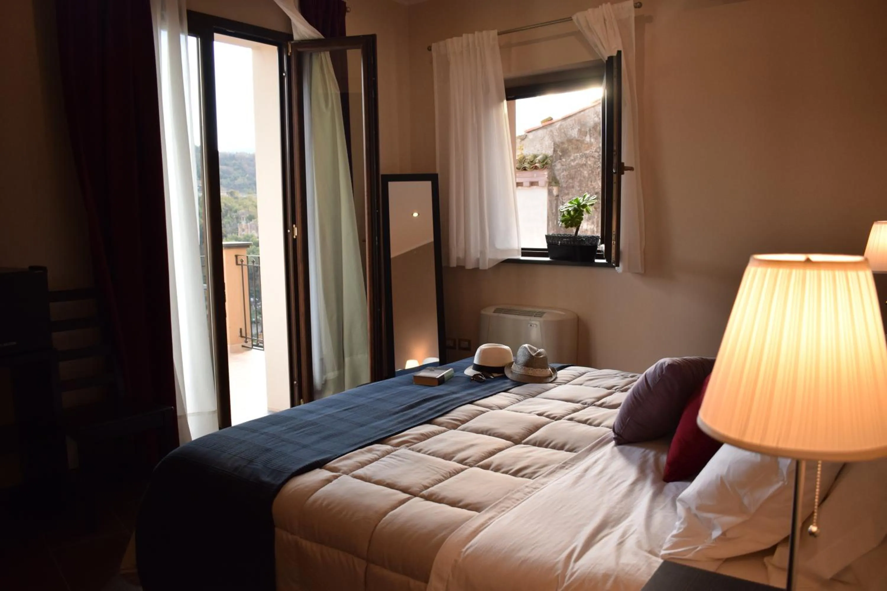 Balcony/Terrace, Bed in Cento Tari' Guest House