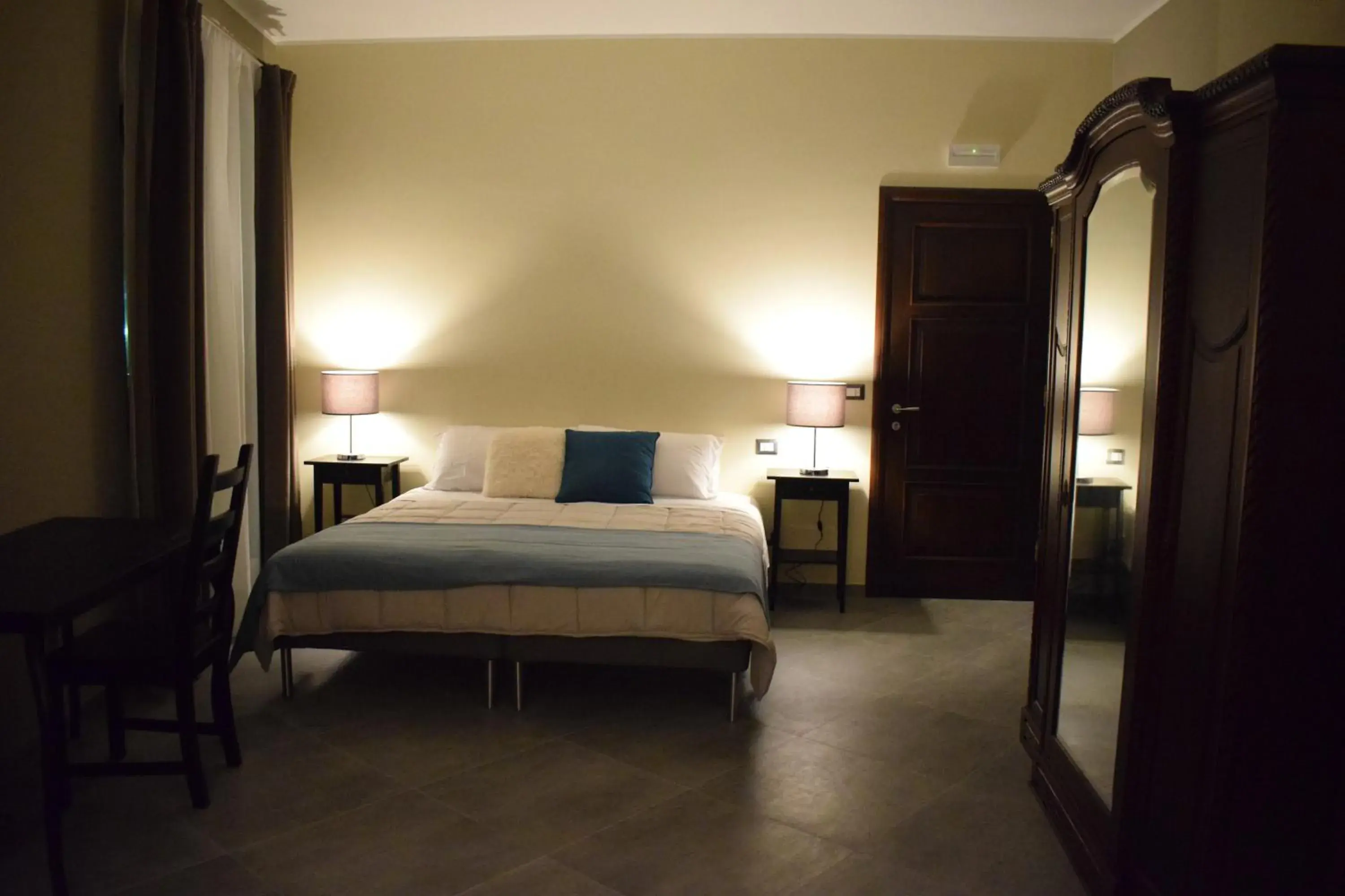 Triple Room with Balcony - single occupancy in Cento Tari' Guest House Triple Room with Balcony - single occupancy in Cento Tari' Guest House