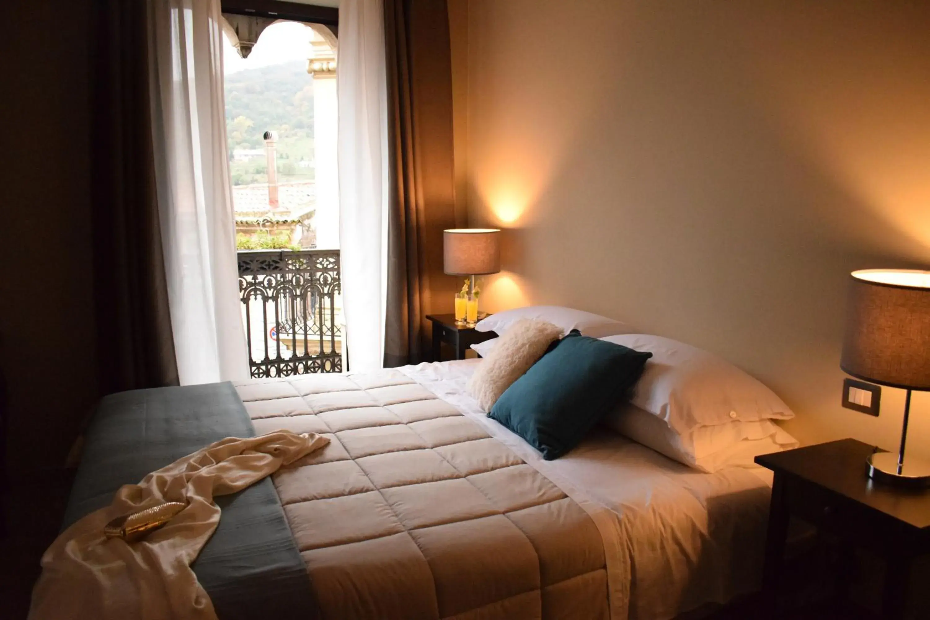 Triple Room with Balcony - single occupancy in Cento Tari' Guest House Triple Room with Balcony - single occupancy in Cento Tari' Guest House