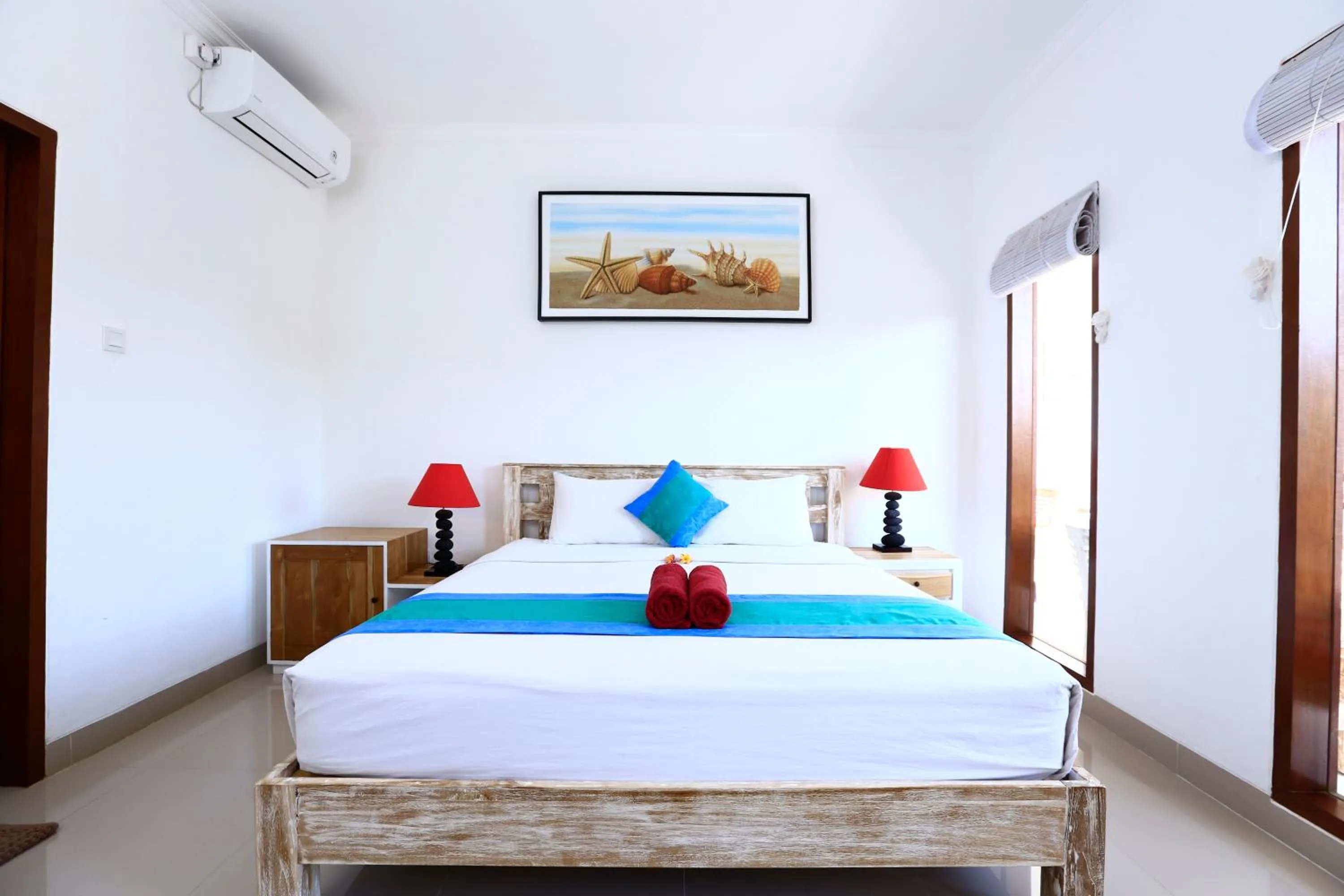Photo of the whole room, Bed in Surf Lodge Canggu