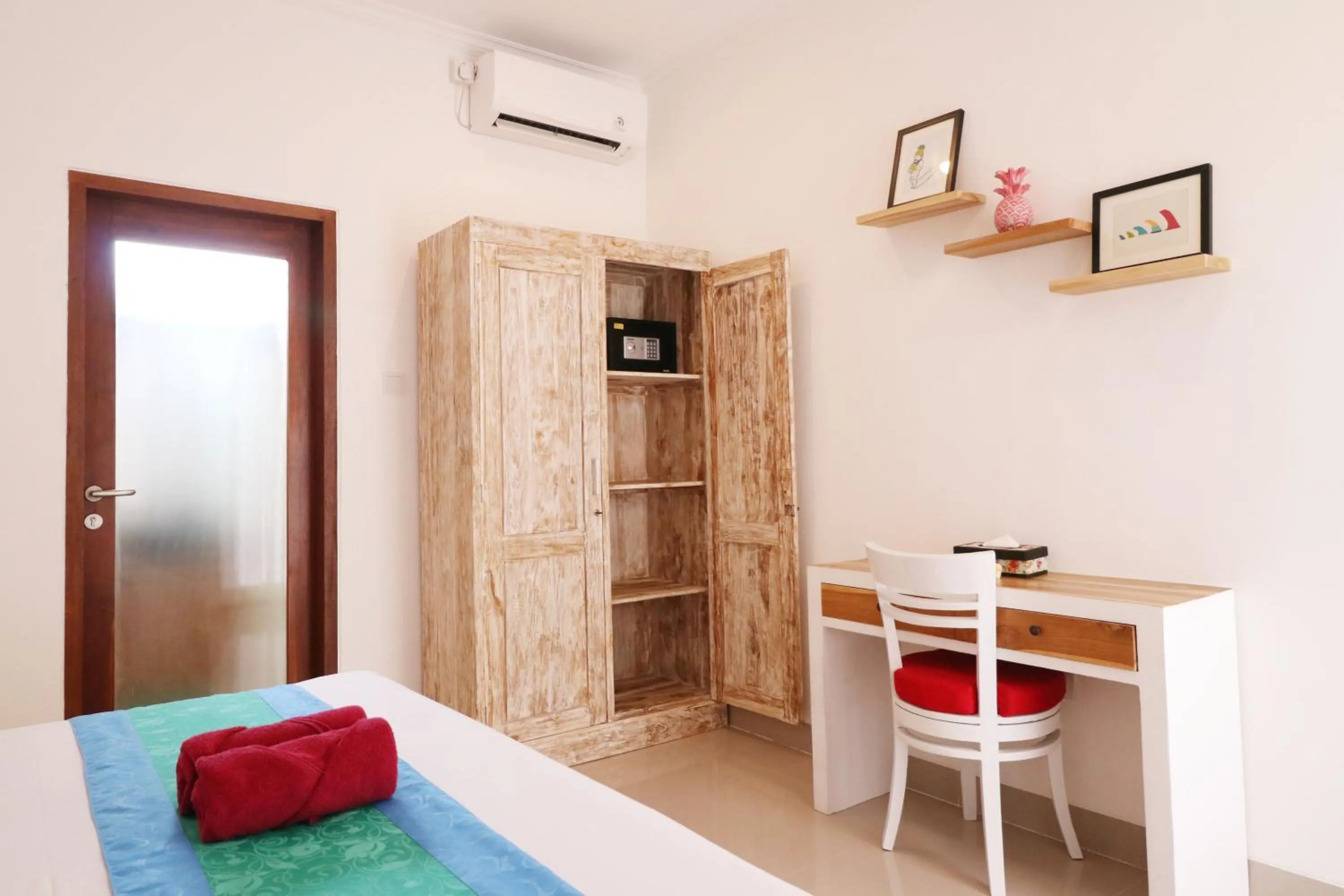 Photo of the whole room, Bed in Surf Lodge Canggu