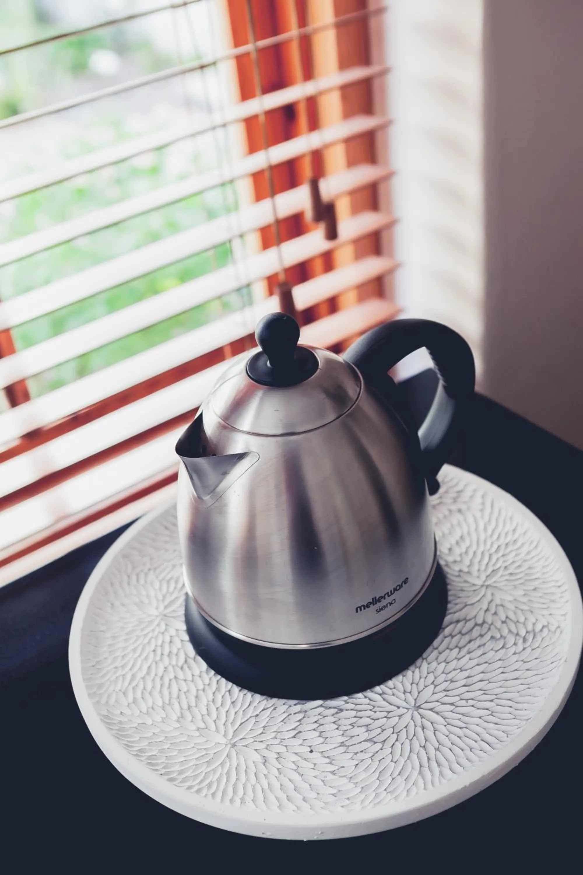 Coffee/tea facilities in Station House Simondium