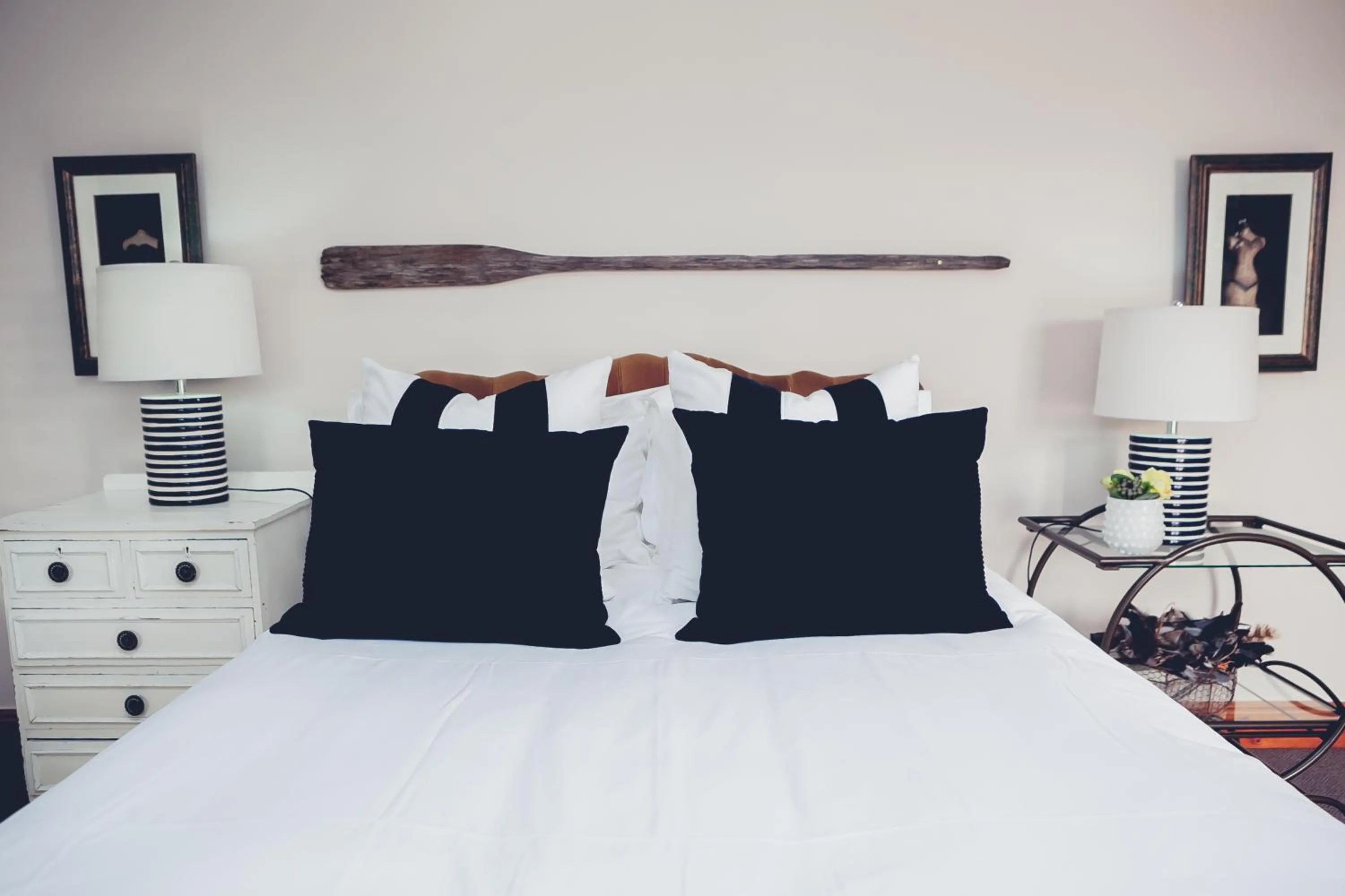 Bedroom, Bed in Station House Simondium