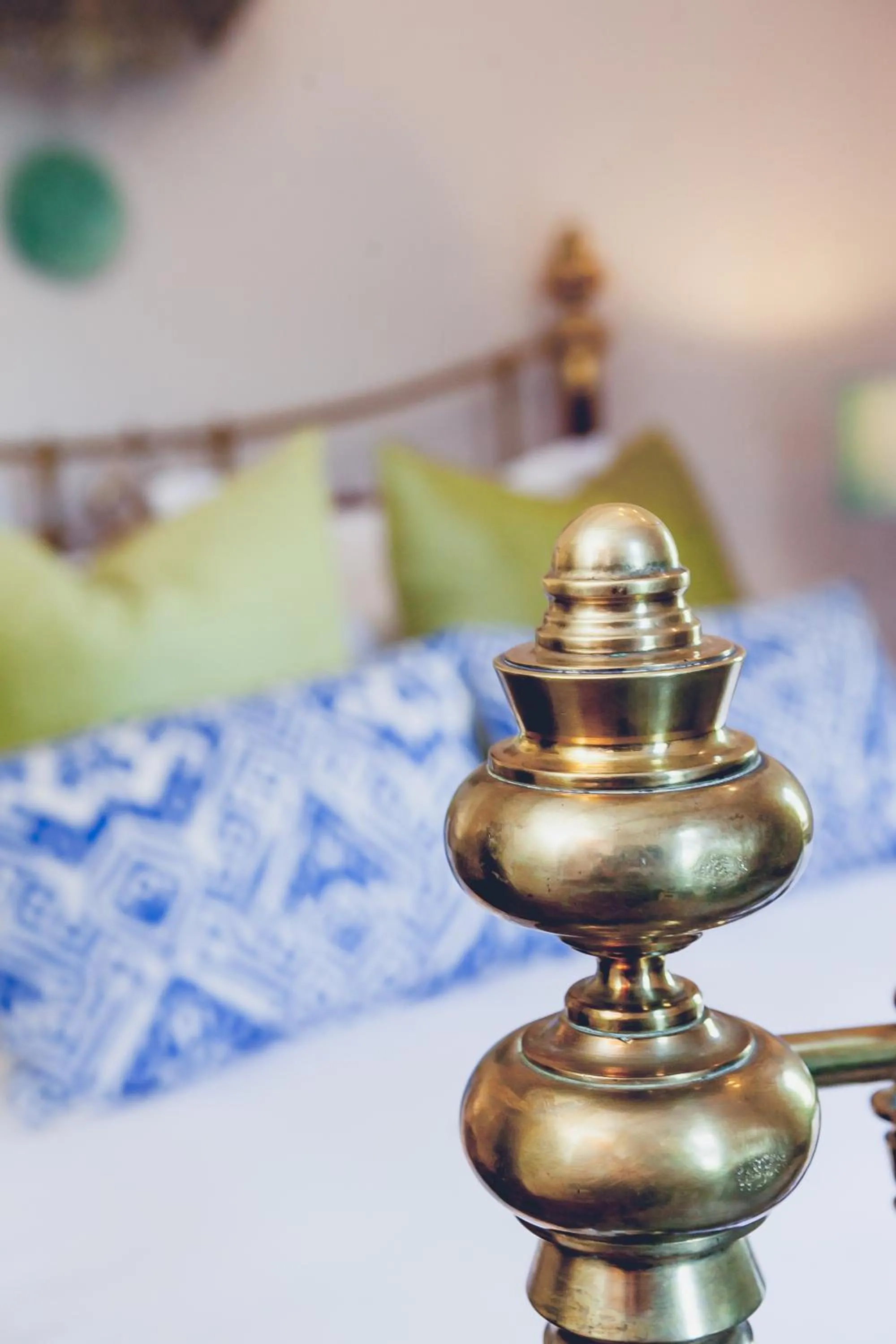 Decorative detail, Bed in Station House Simondium