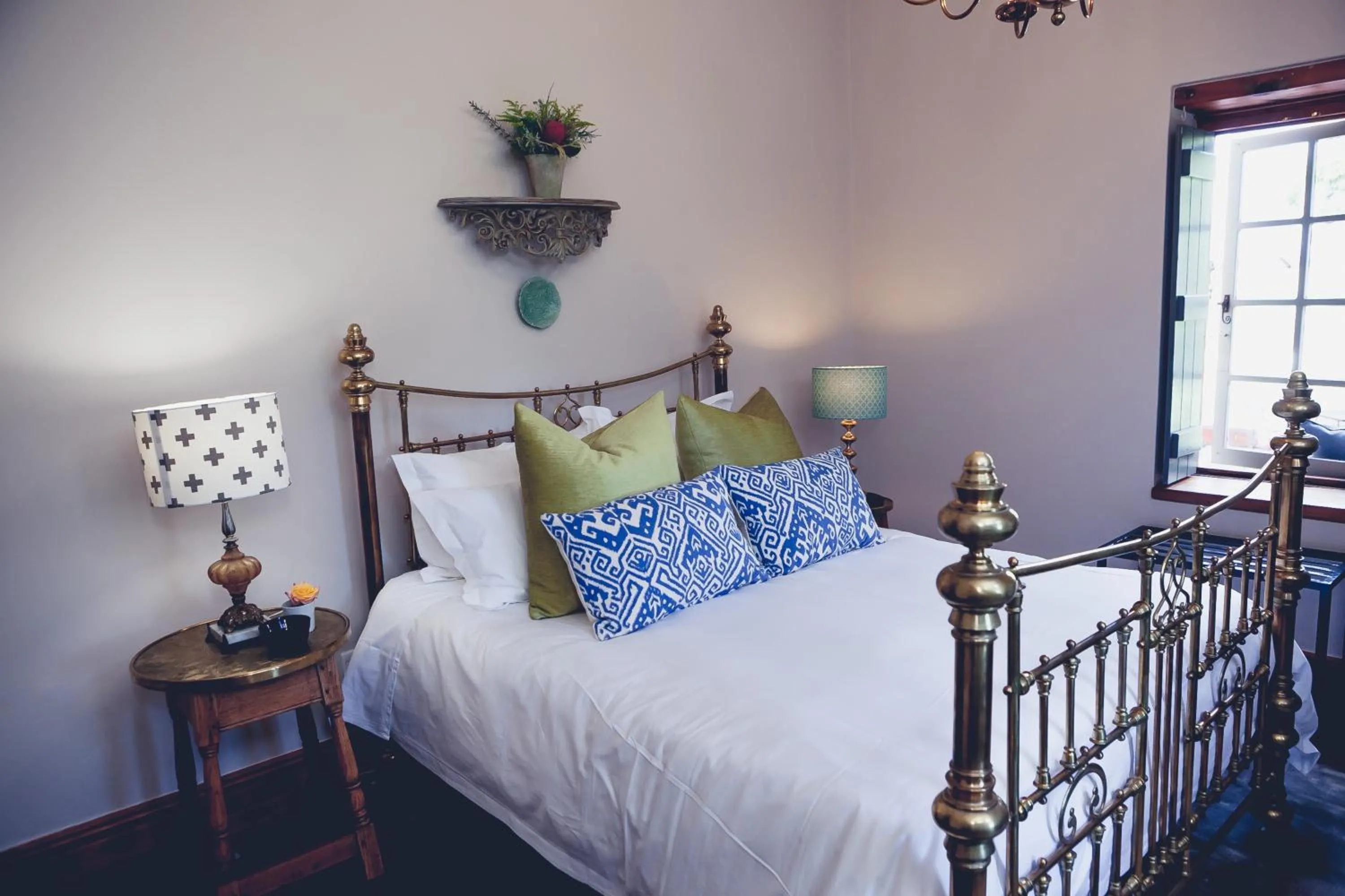 Bedroom, Bed in Station House Simondium