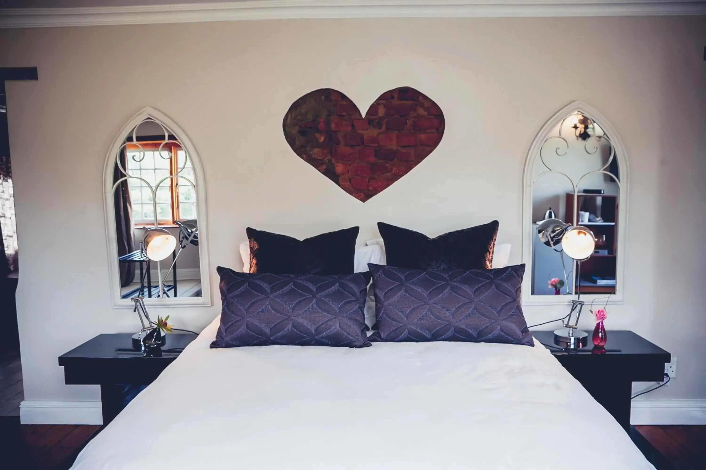 Deluxe Queen Room in Station House Simondium Deluxe Queen Room in Station House Simondium