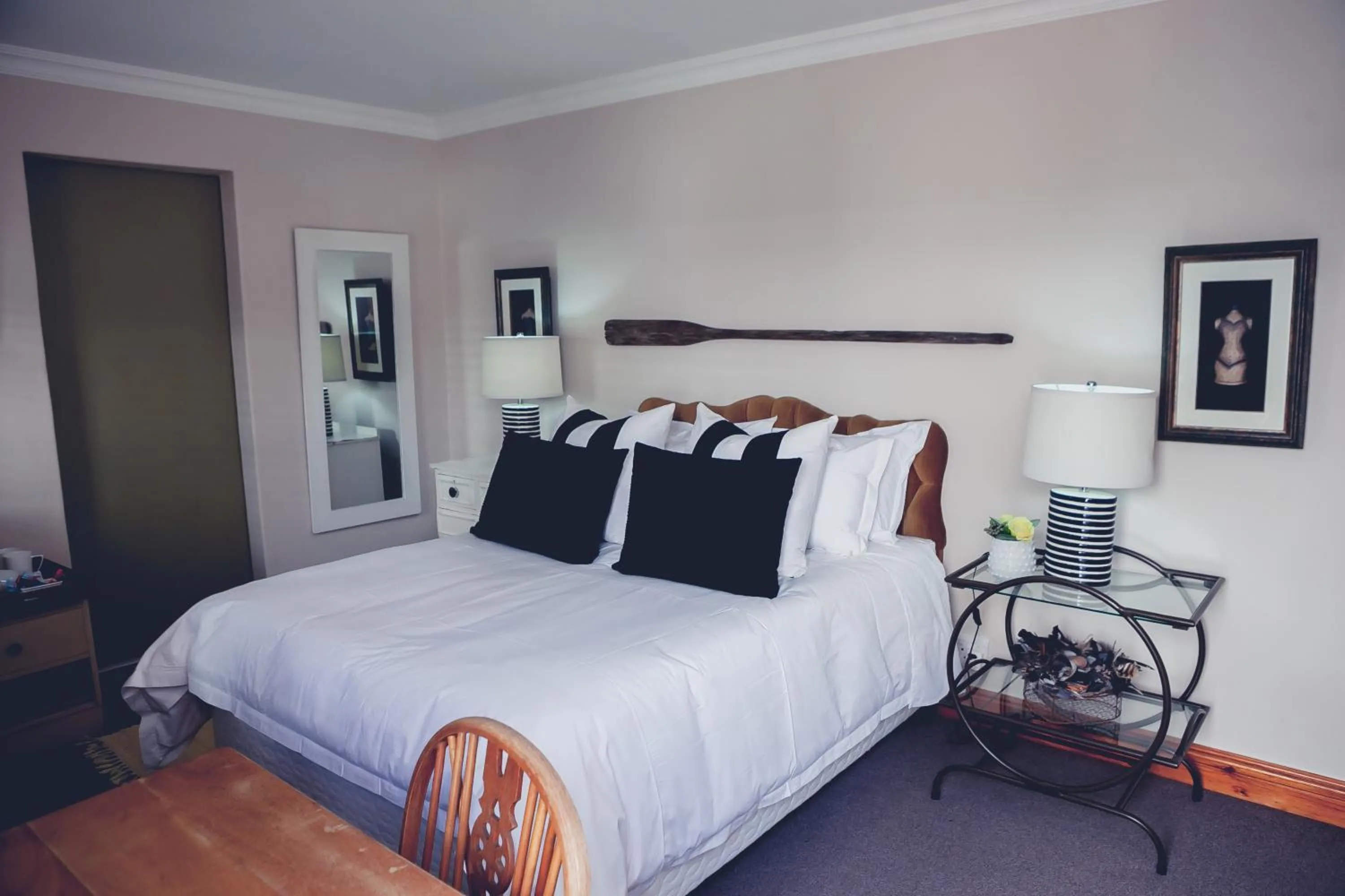 Bedroom, Bed in Station House Simondium