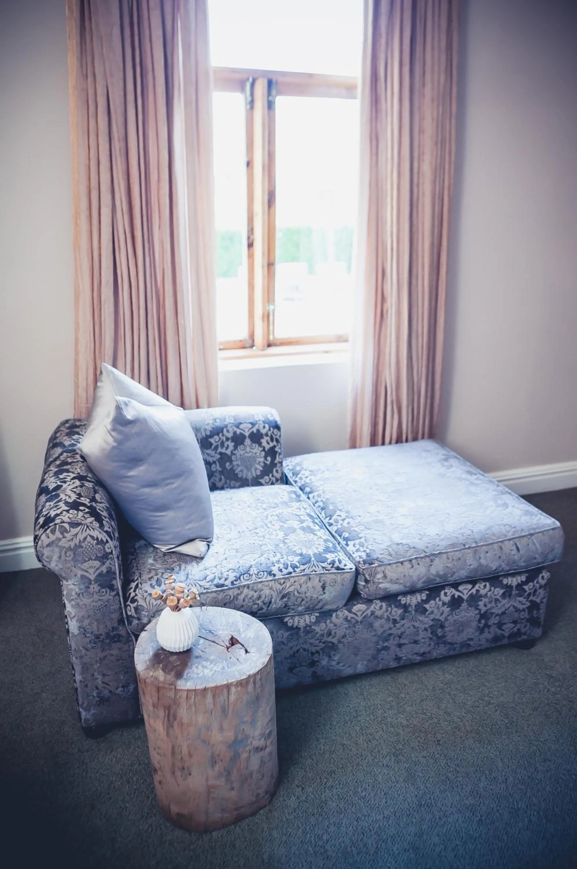 Seating area, Bed in Station House Simondium