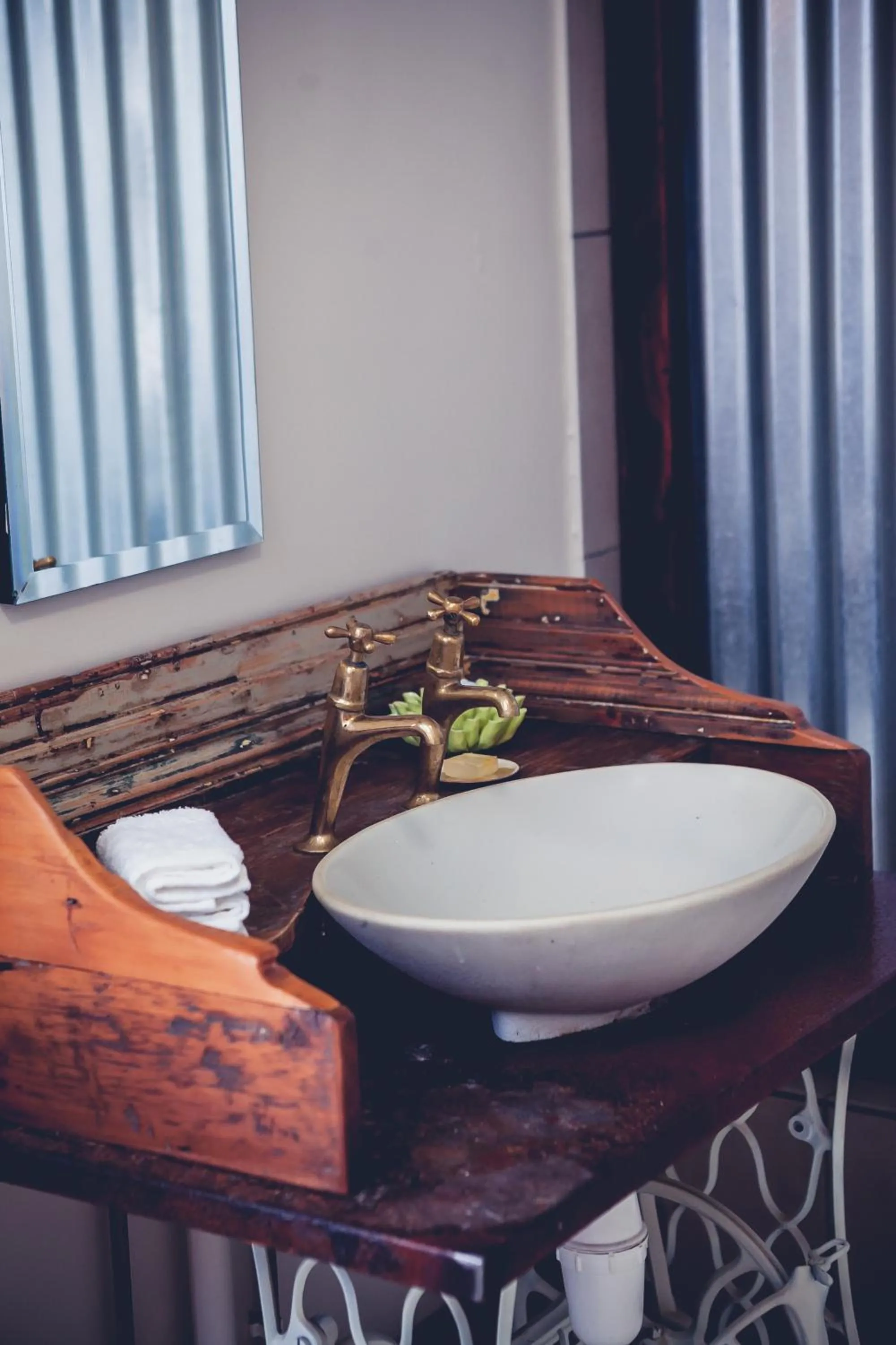 Bathroom in Station House Simondium