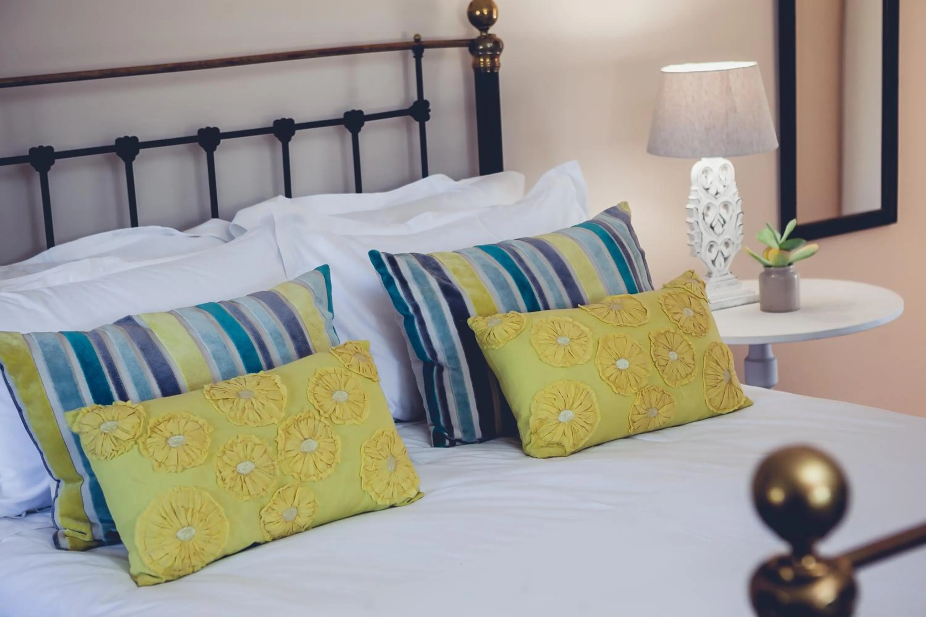 Bedroom, Bed in Station House Simondium
