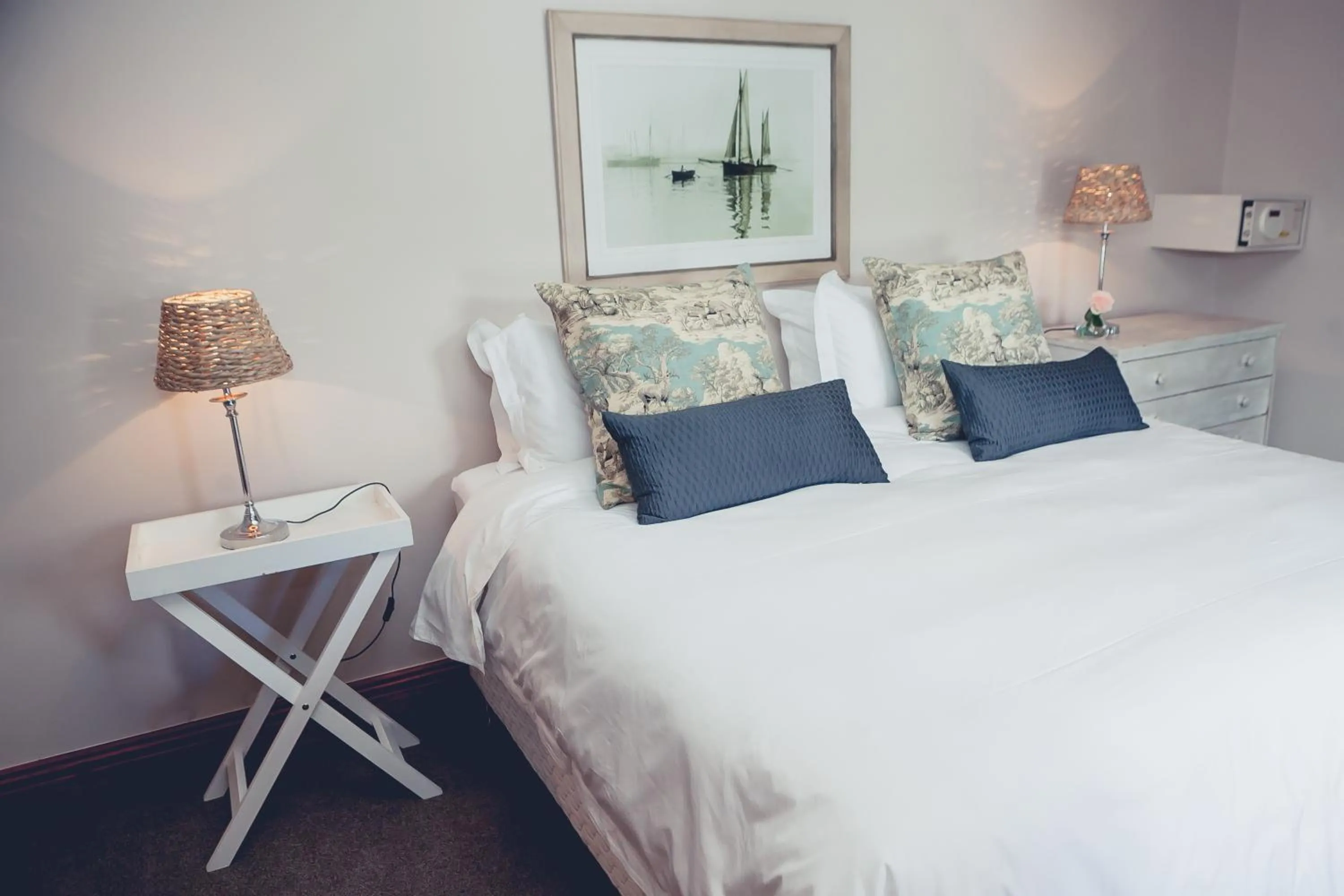 Bedroom, Bed in Station House Simondium