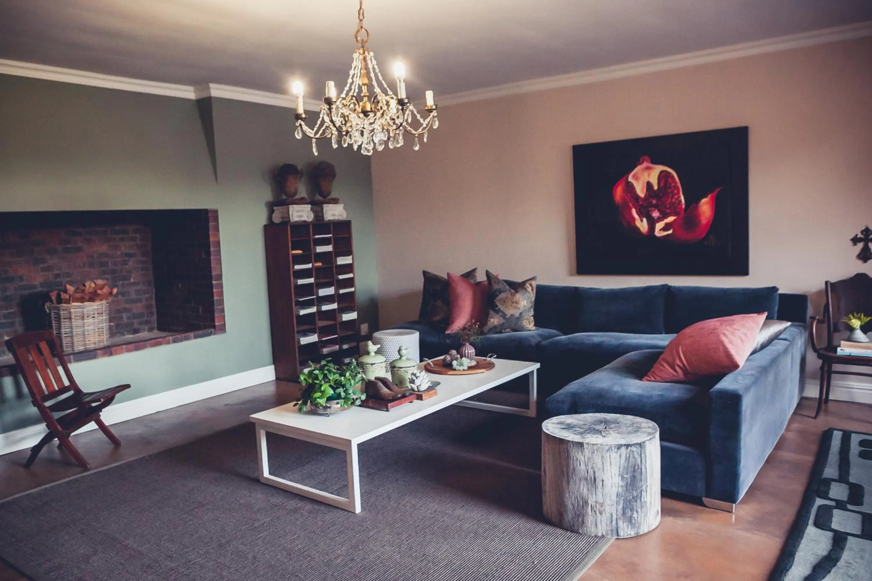 Communal lounge/ TV room in Station House Simondium