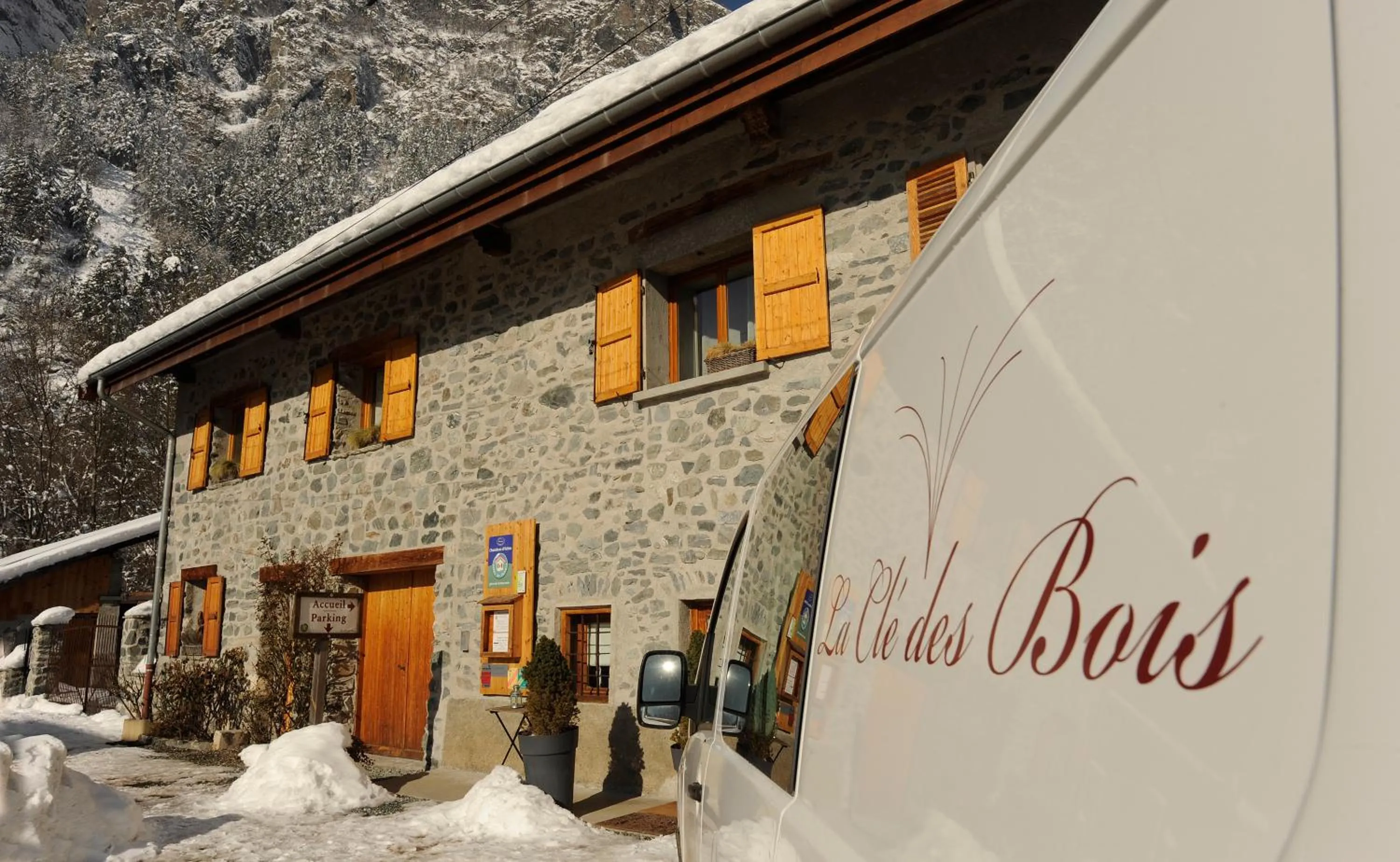 Facade/entrance in La Clé des Bois