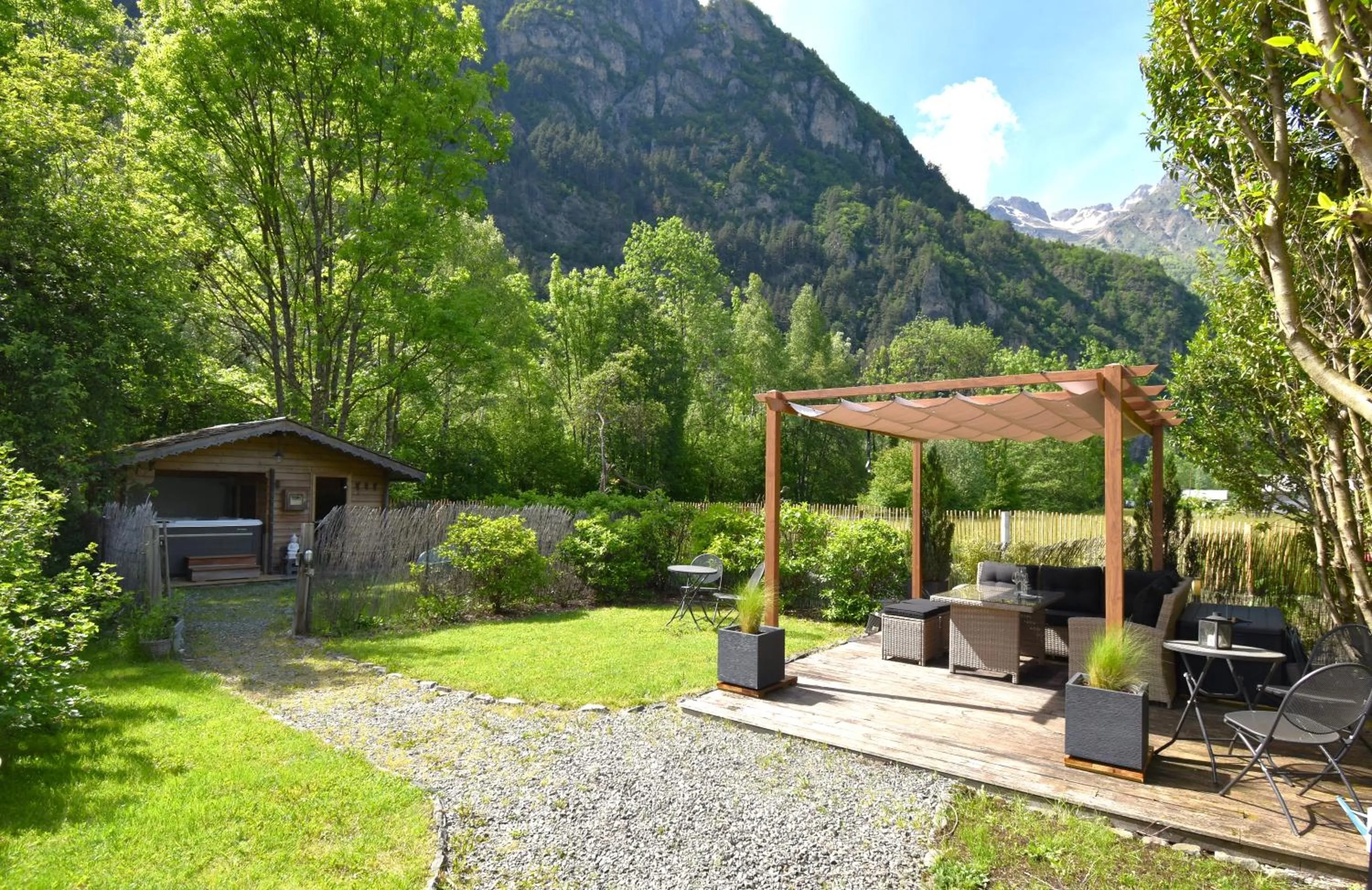 Spring in La Clé des Bois